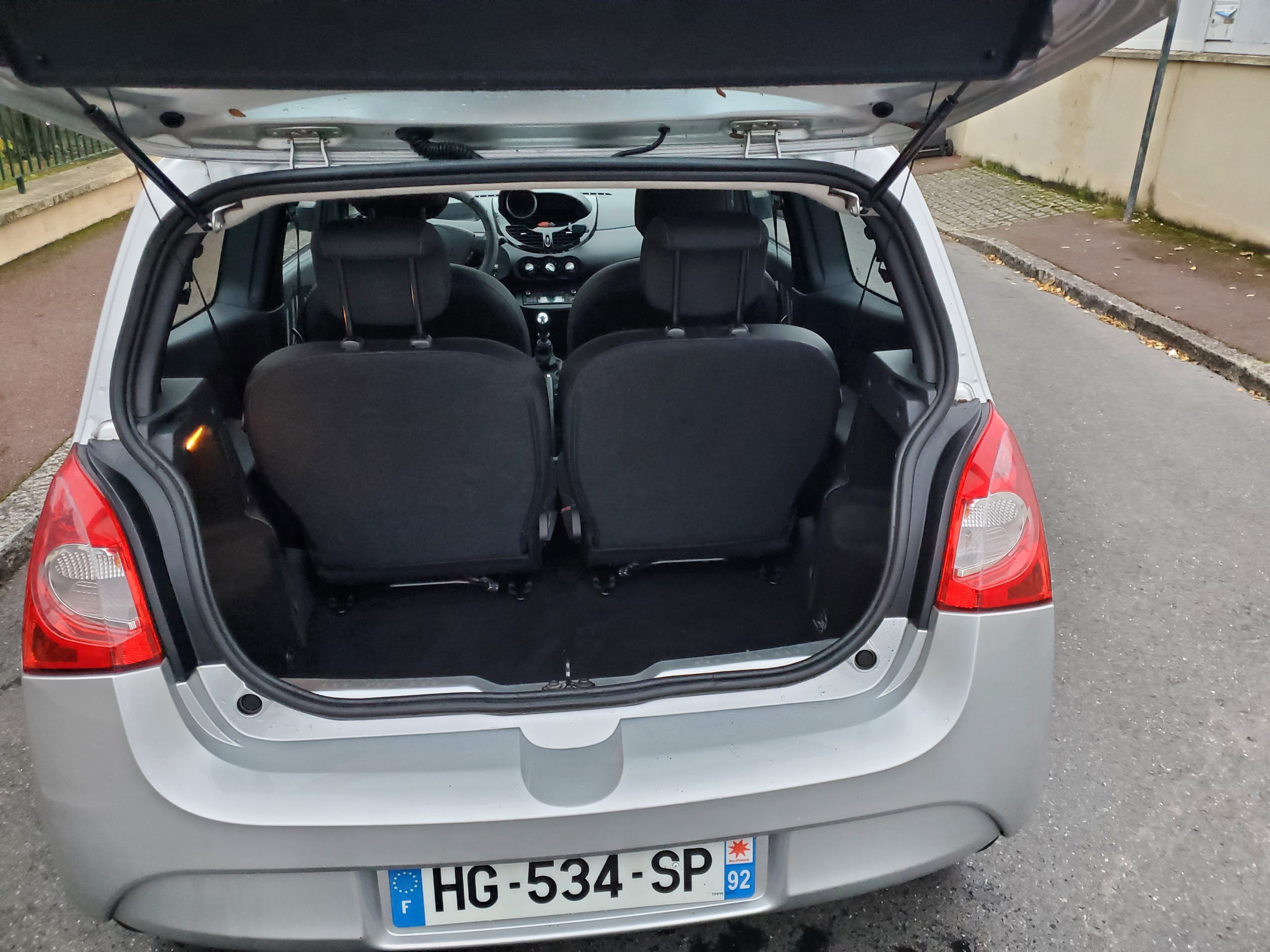 Renault Twingo II avec Entrée audio / iPod