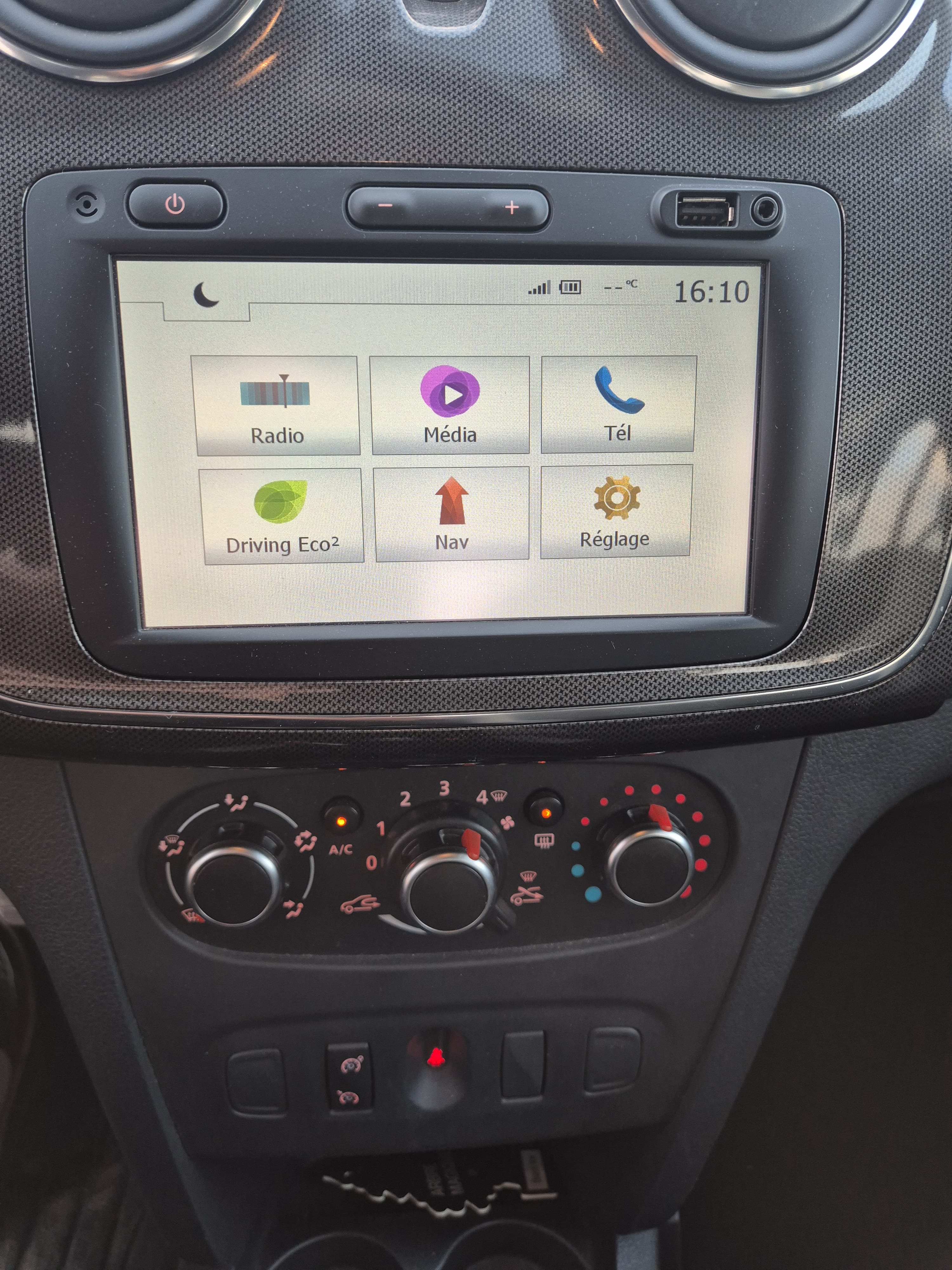Dacia Sandero Stepway met Autostoel baby