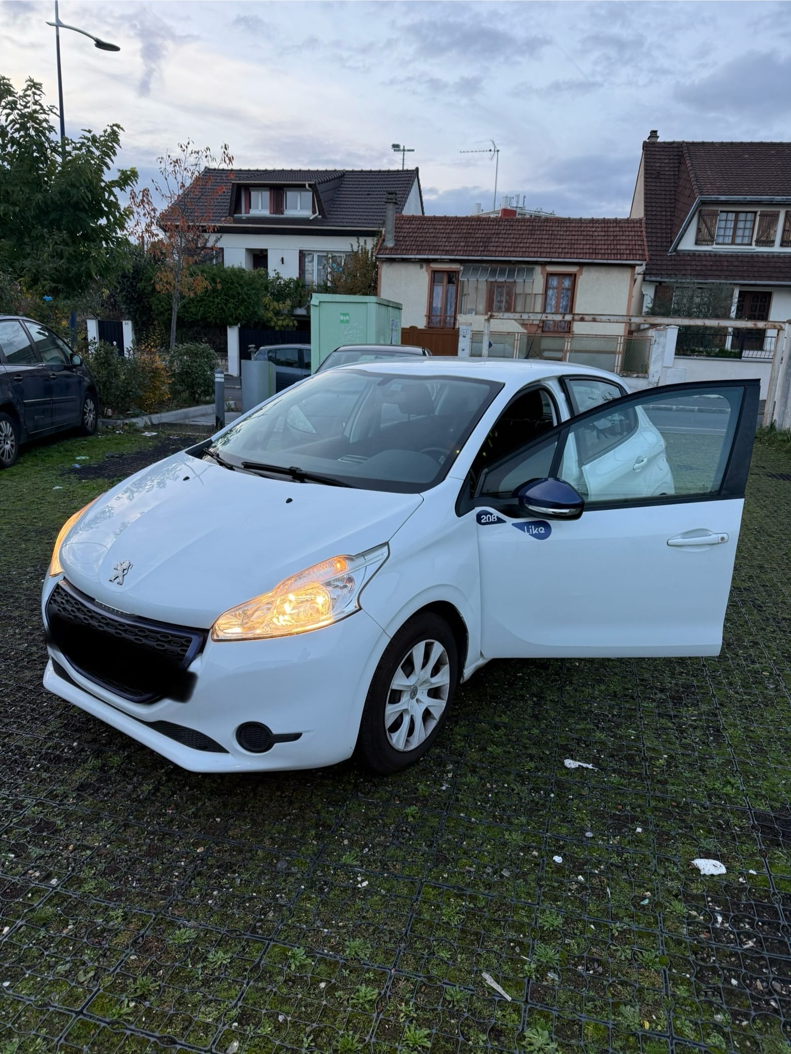 Peugeot 208