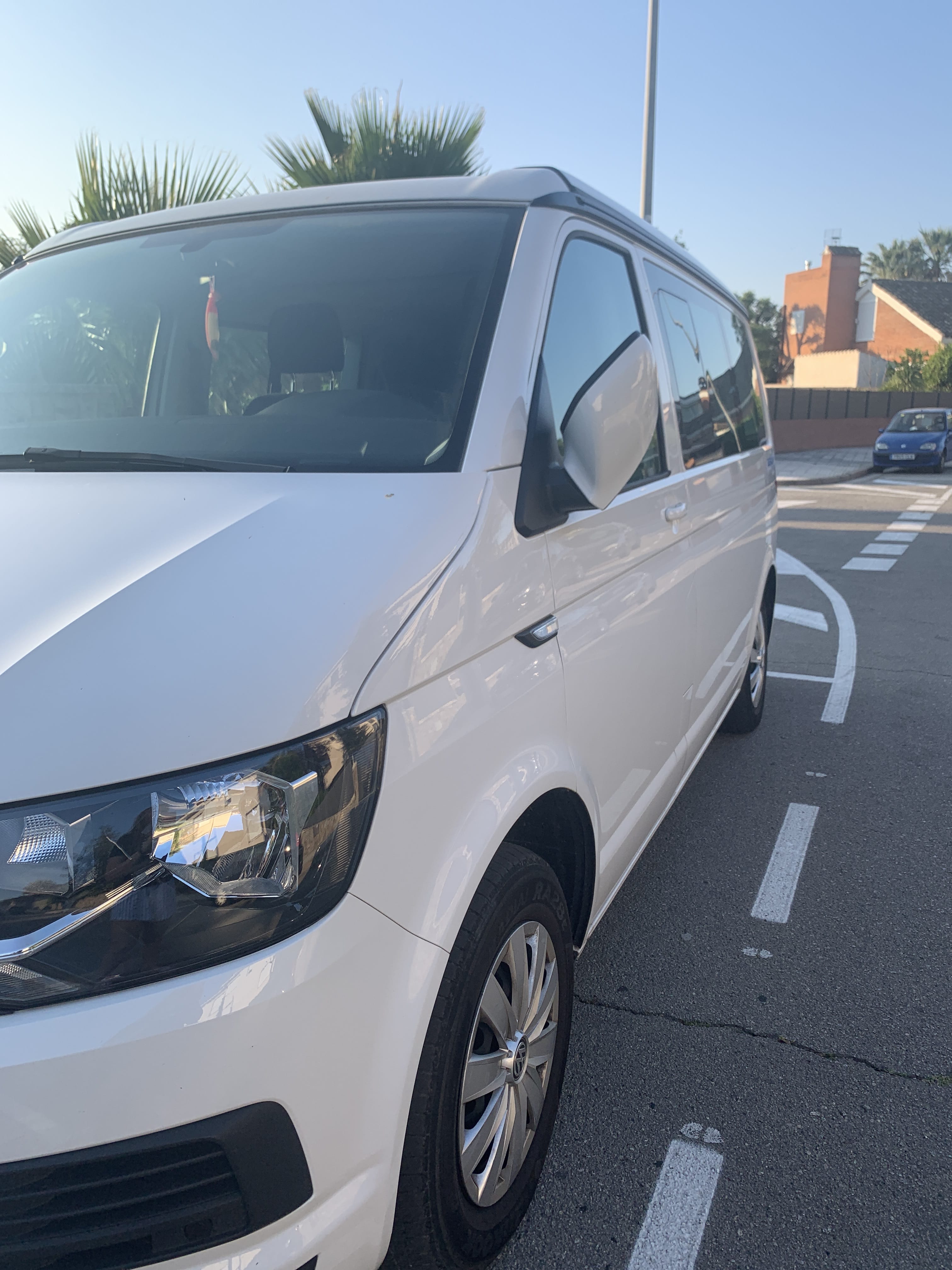 Volkswagen California Beach con Aire acondicionado