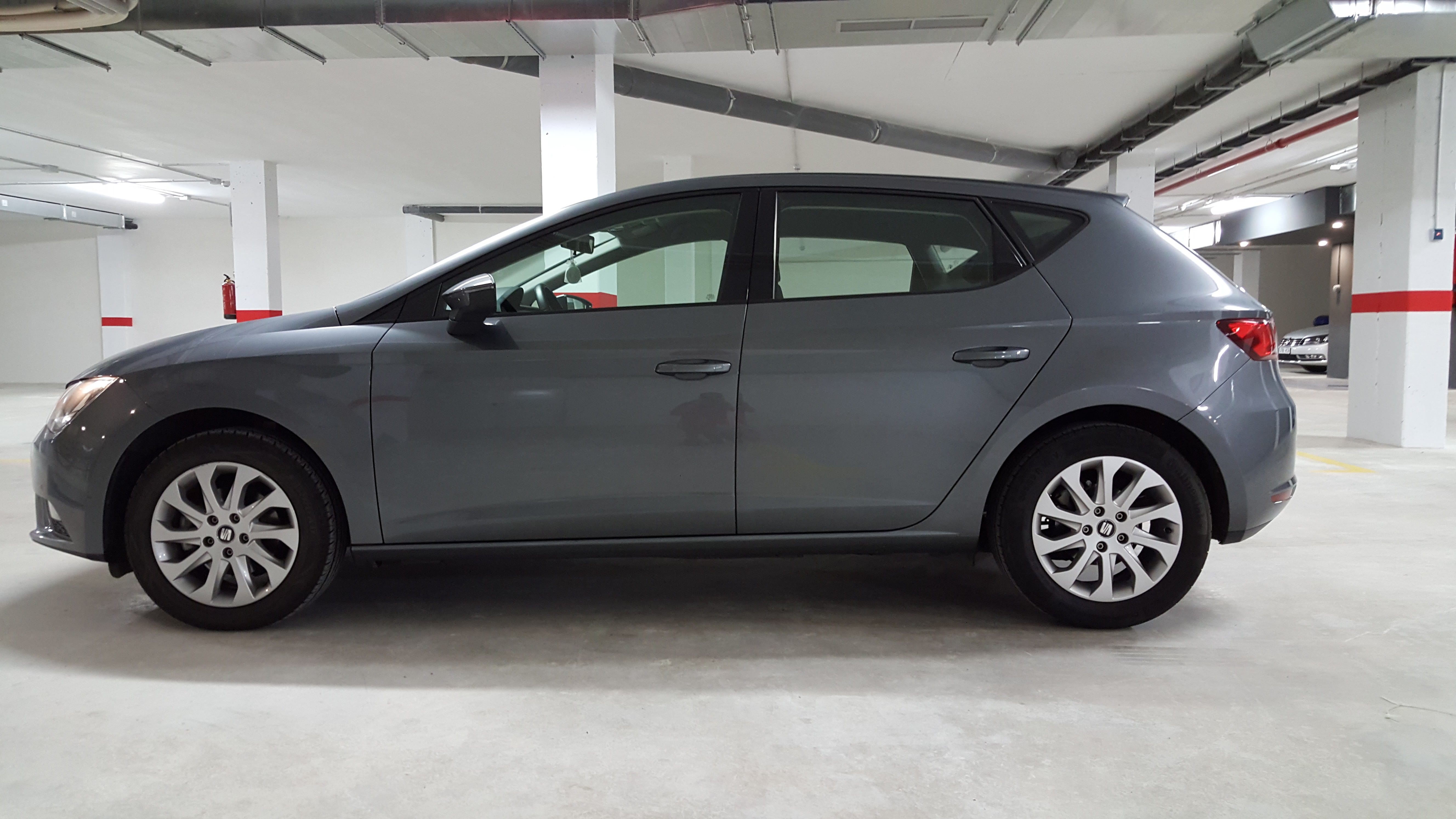Seat Leon with Air conditioning