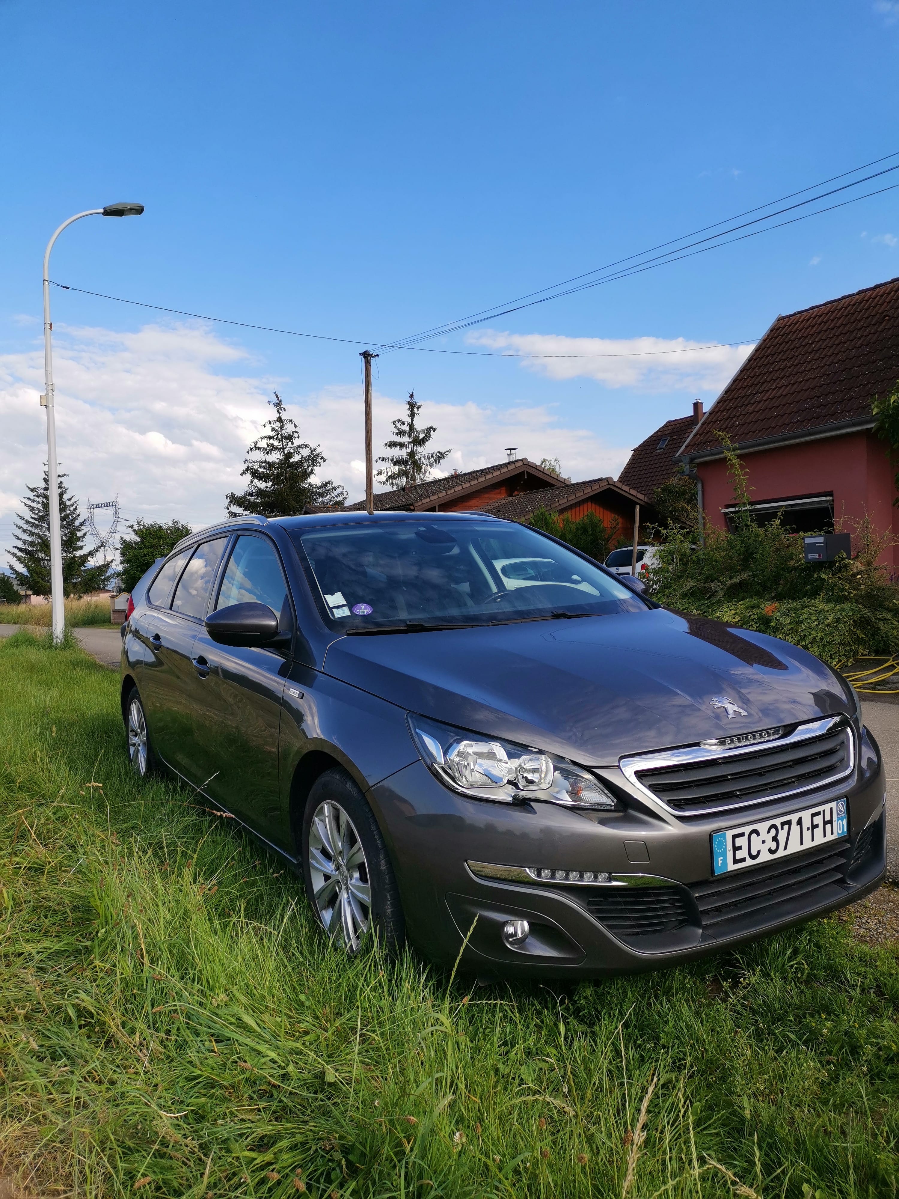 Peugeot 308 SW (break) Toit panoramique & caméra de recule avec Attelage