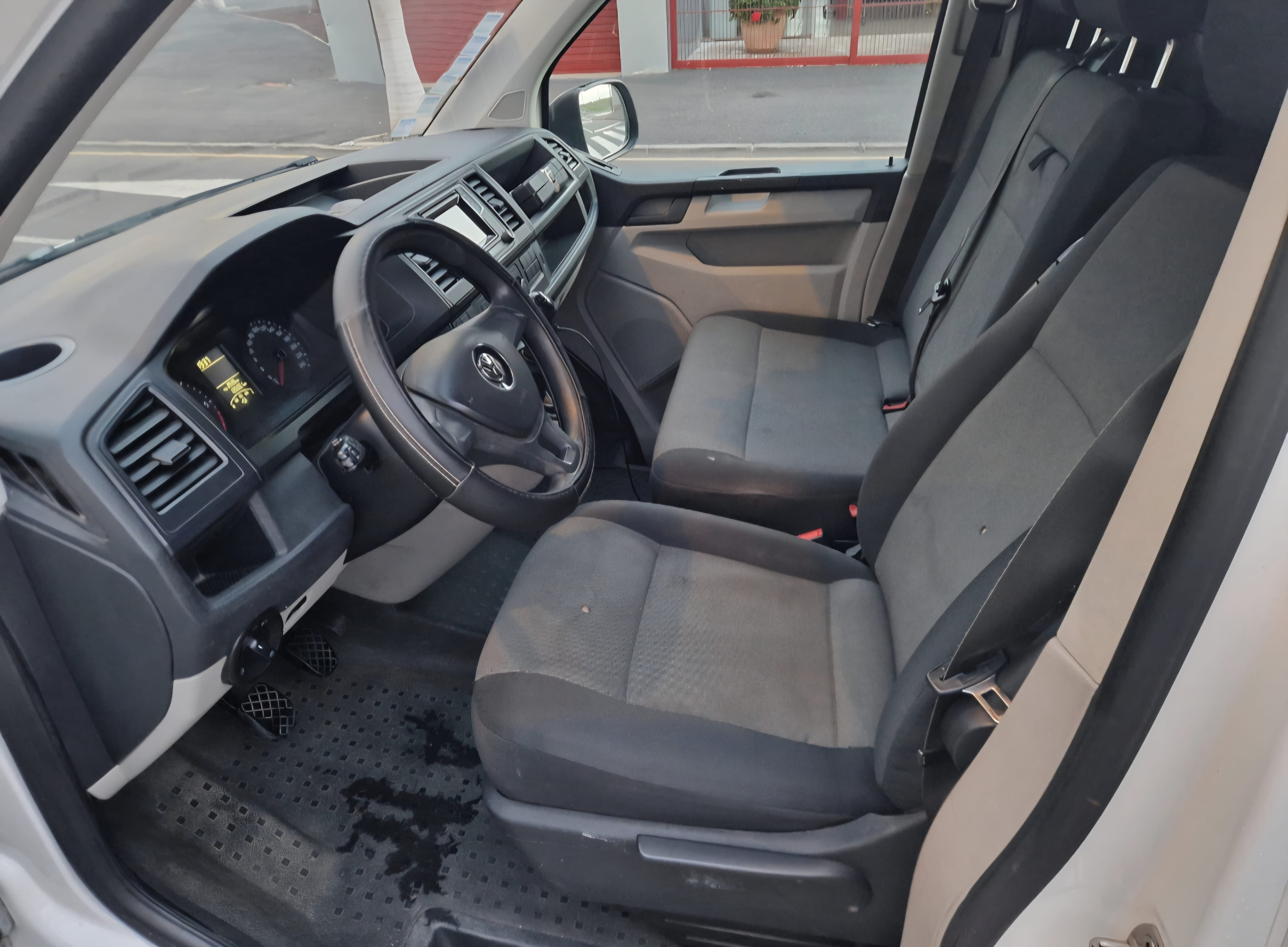 Volkswagen Transporter Combi con Aire acondicionado
