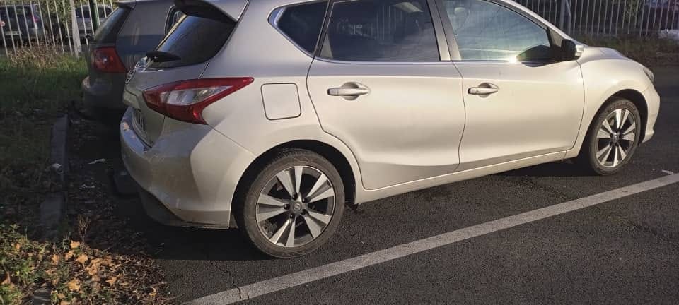 Nissan Pulsar avec Climatisation