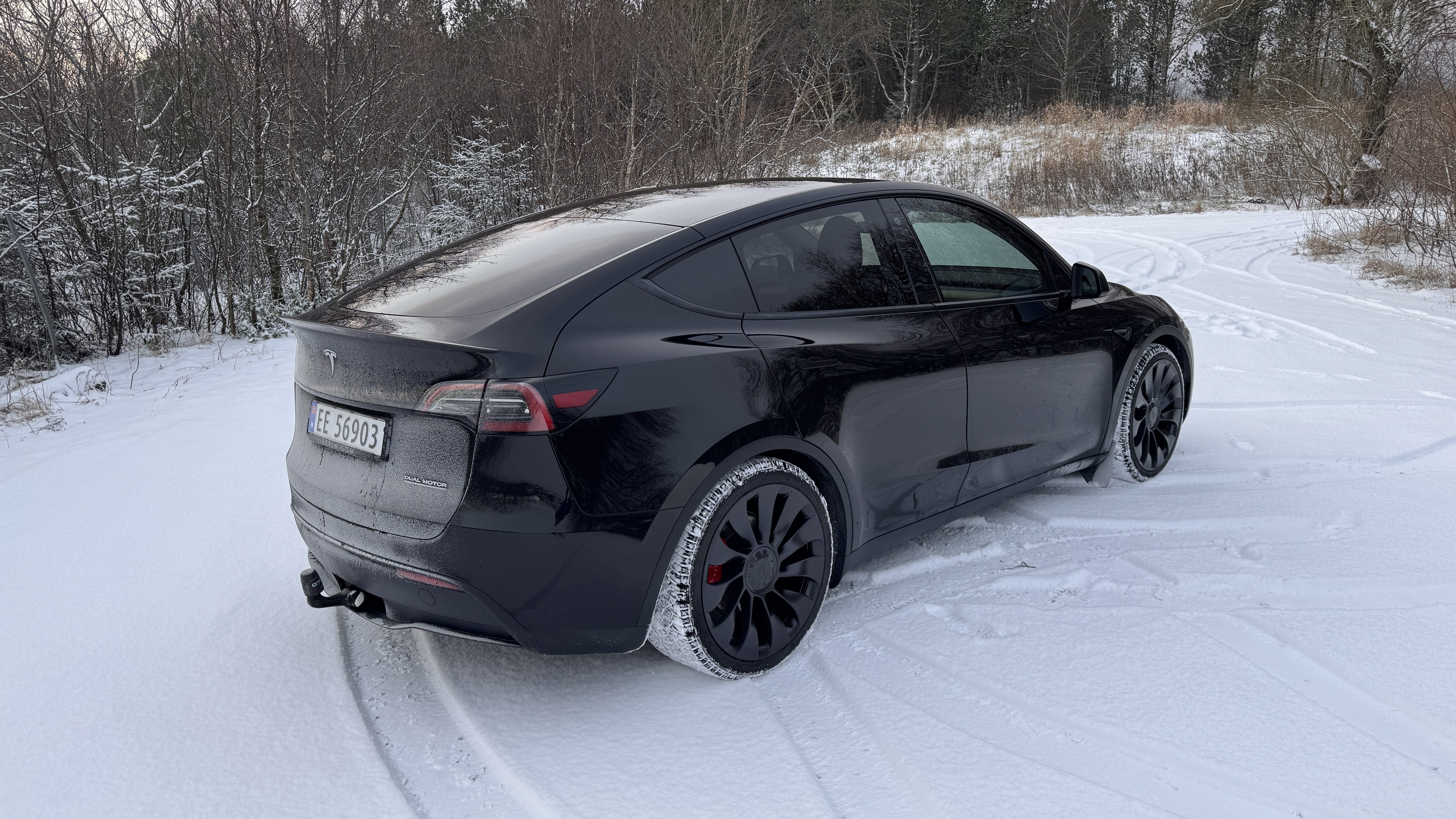 Tesla Model Y Performance med GPS
