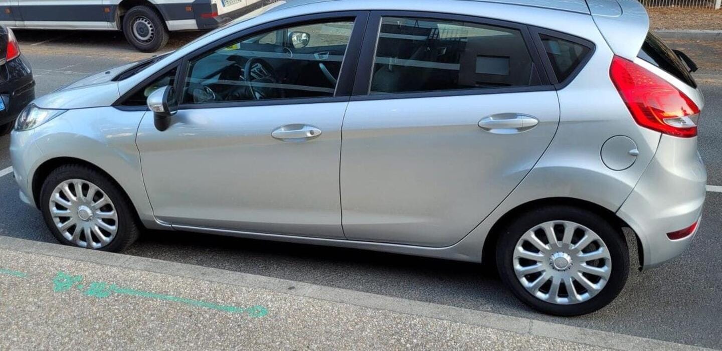 Ford Fiesta avec Climatisation