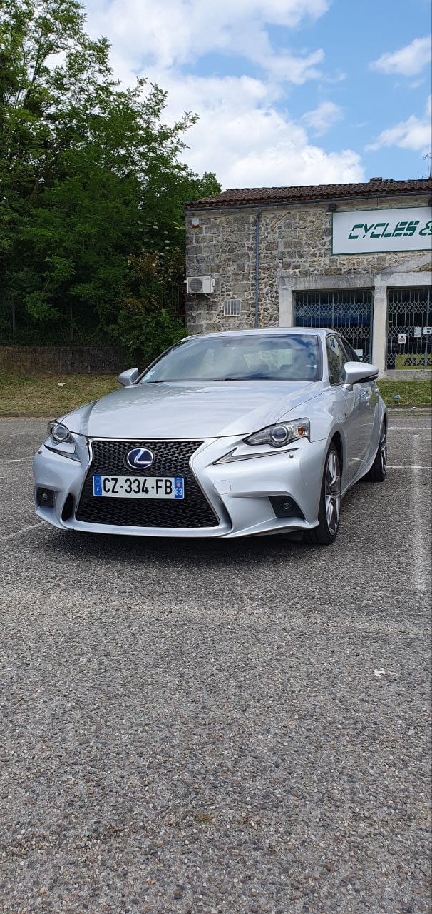 Lexus ES 300H Luxury, 2013, Essence 95 / Électrique (hybride), automatique