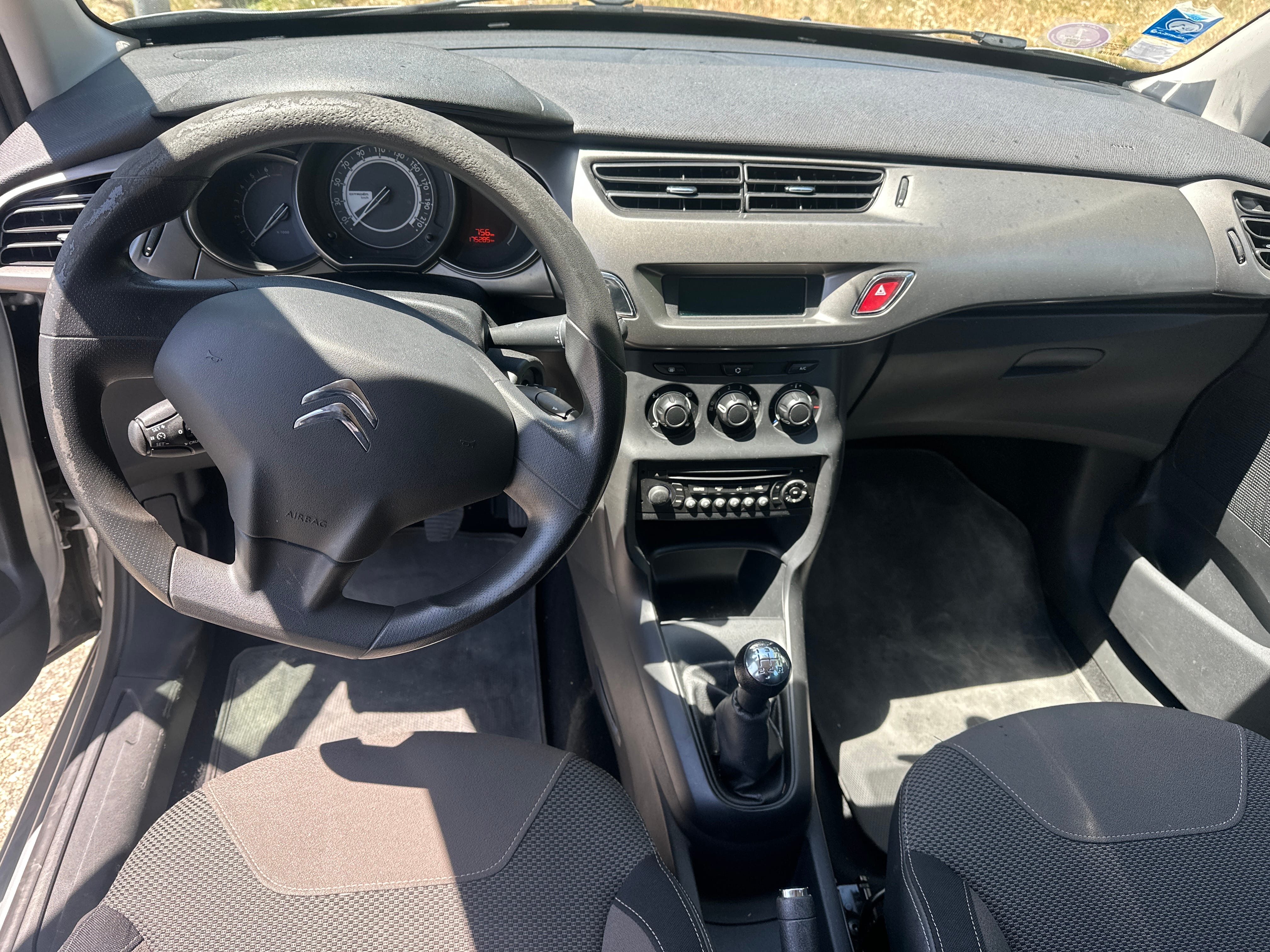 Citroen C3 with Car radio