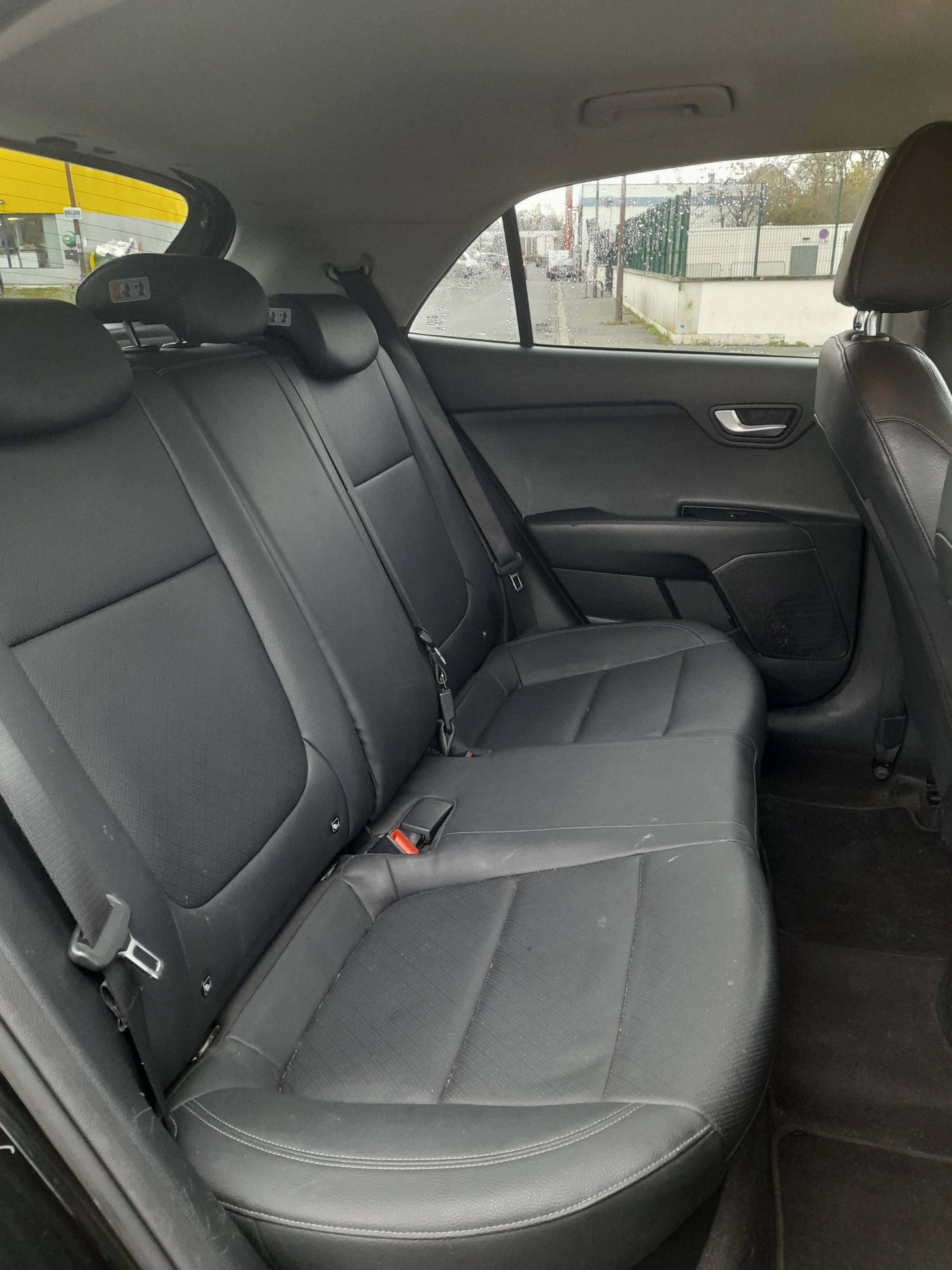 Kia Rio IV 1.0l T-GDI ISG PREMIUM 100 CH avec Audio Bluetooth