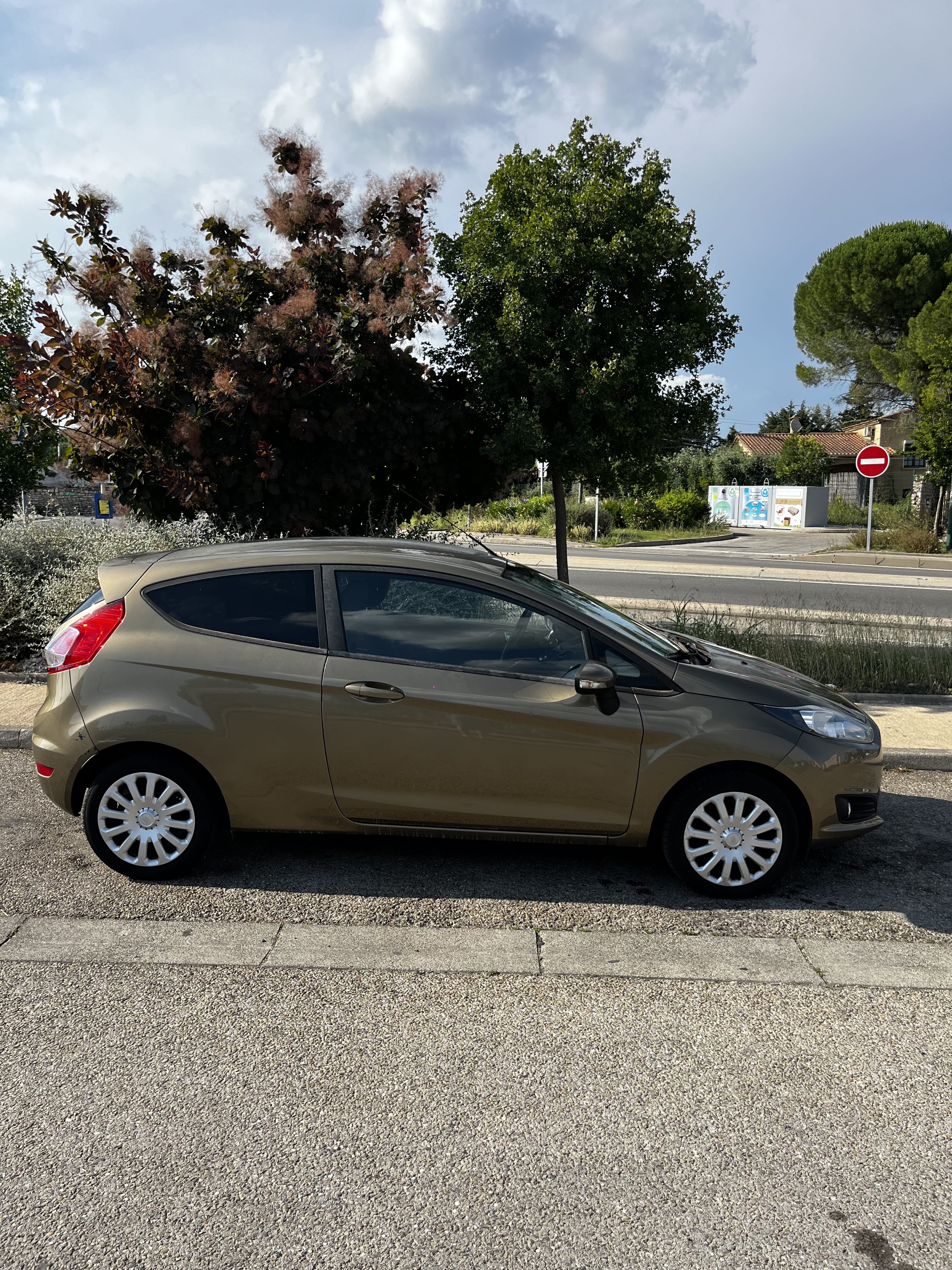 Ford Fiesta avec Climatisation