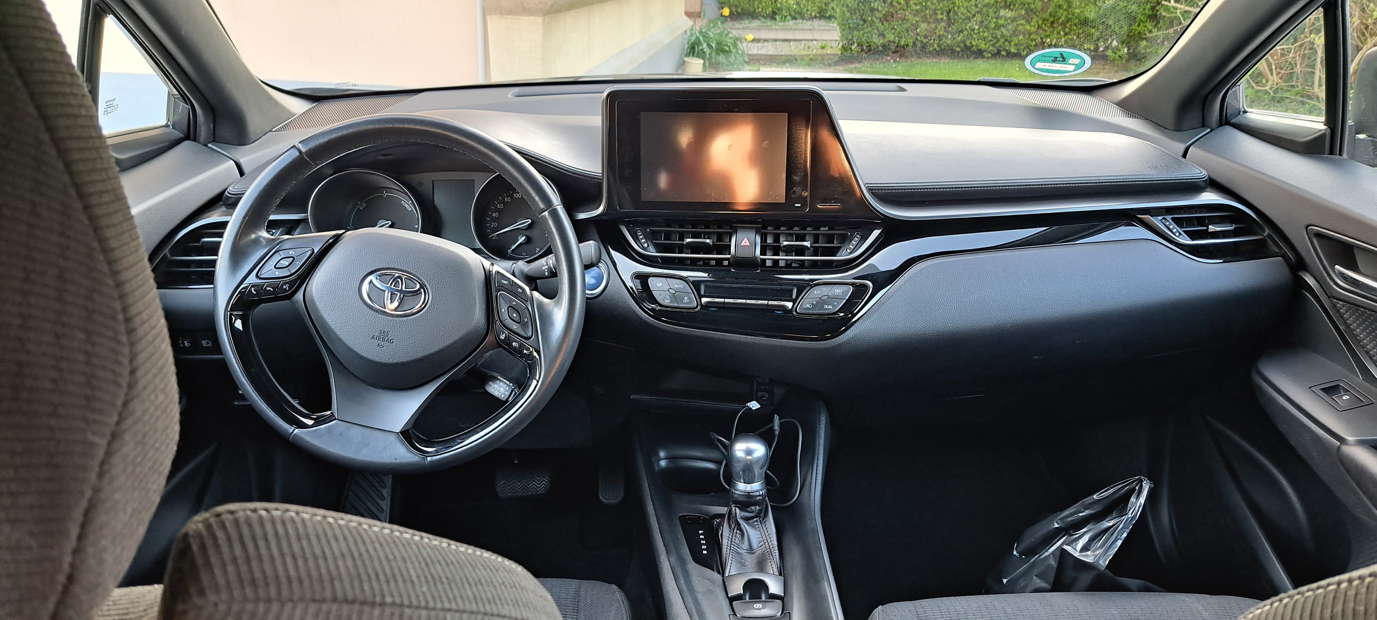Toyota C-HR Hybrid avec GPS