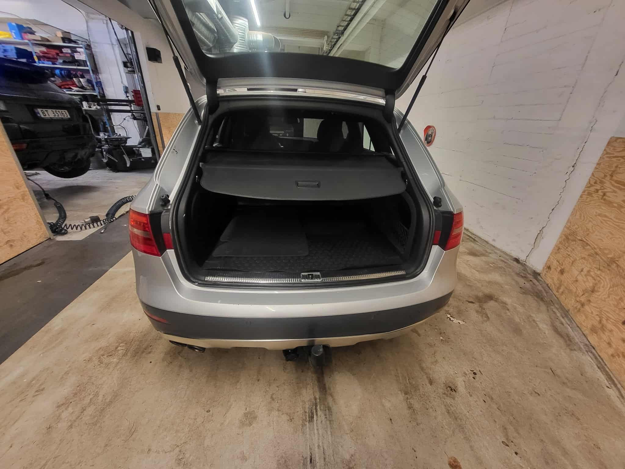 Audi A4 Allroad Quattro med Skiboks