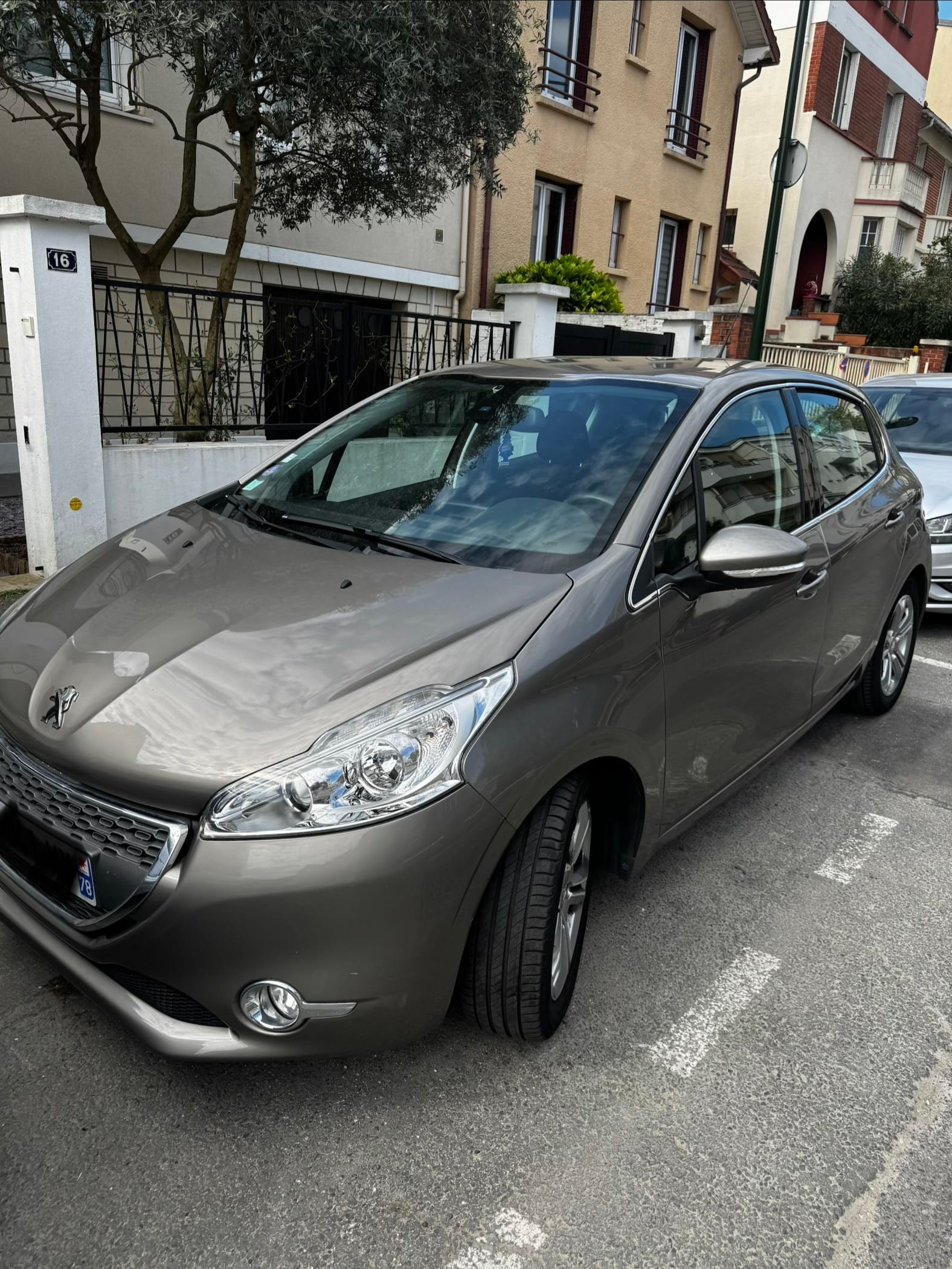 Peugeot 208, 2013, Essence 95, automatique
