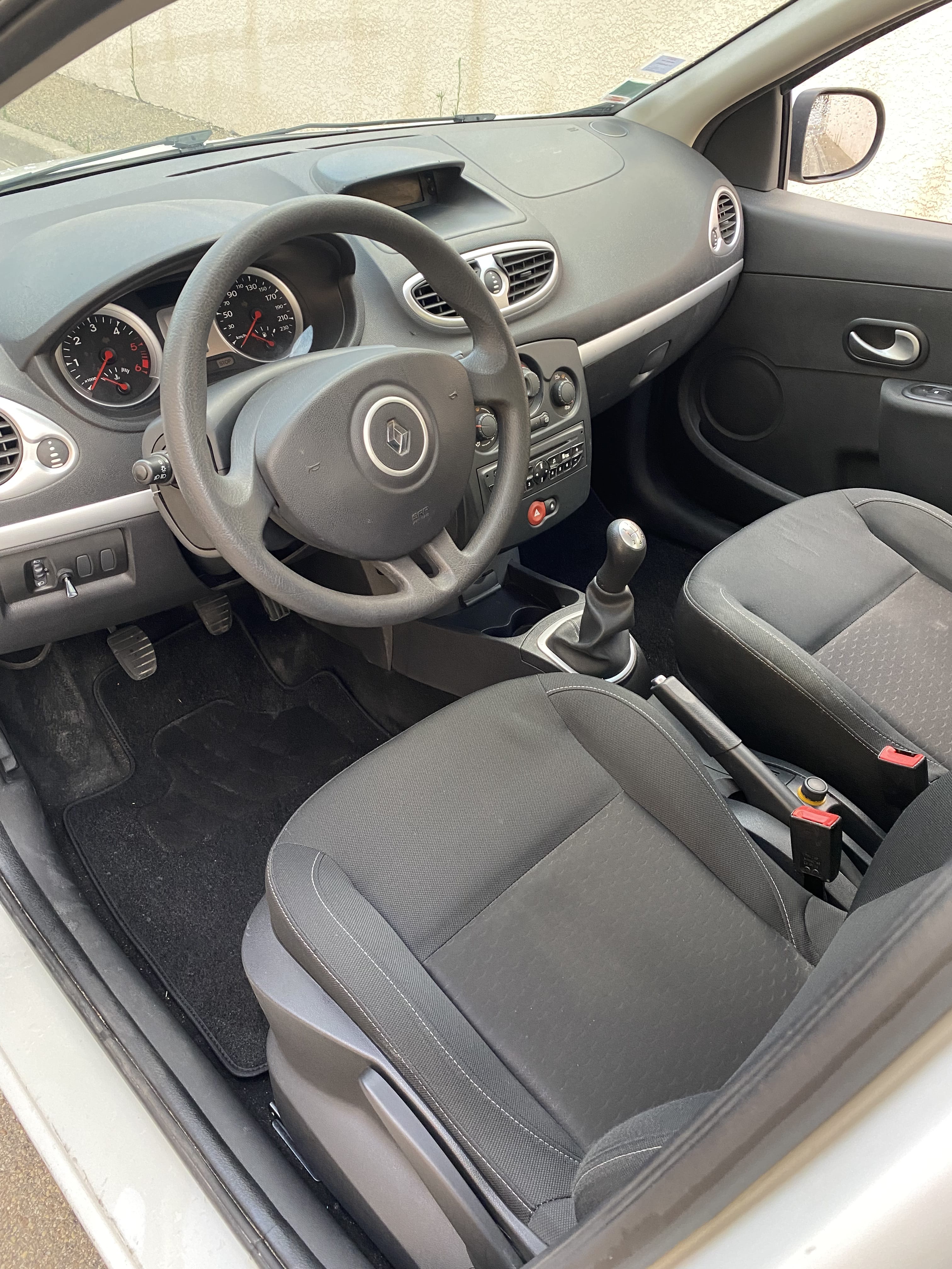 Renault Clio avec Chaines