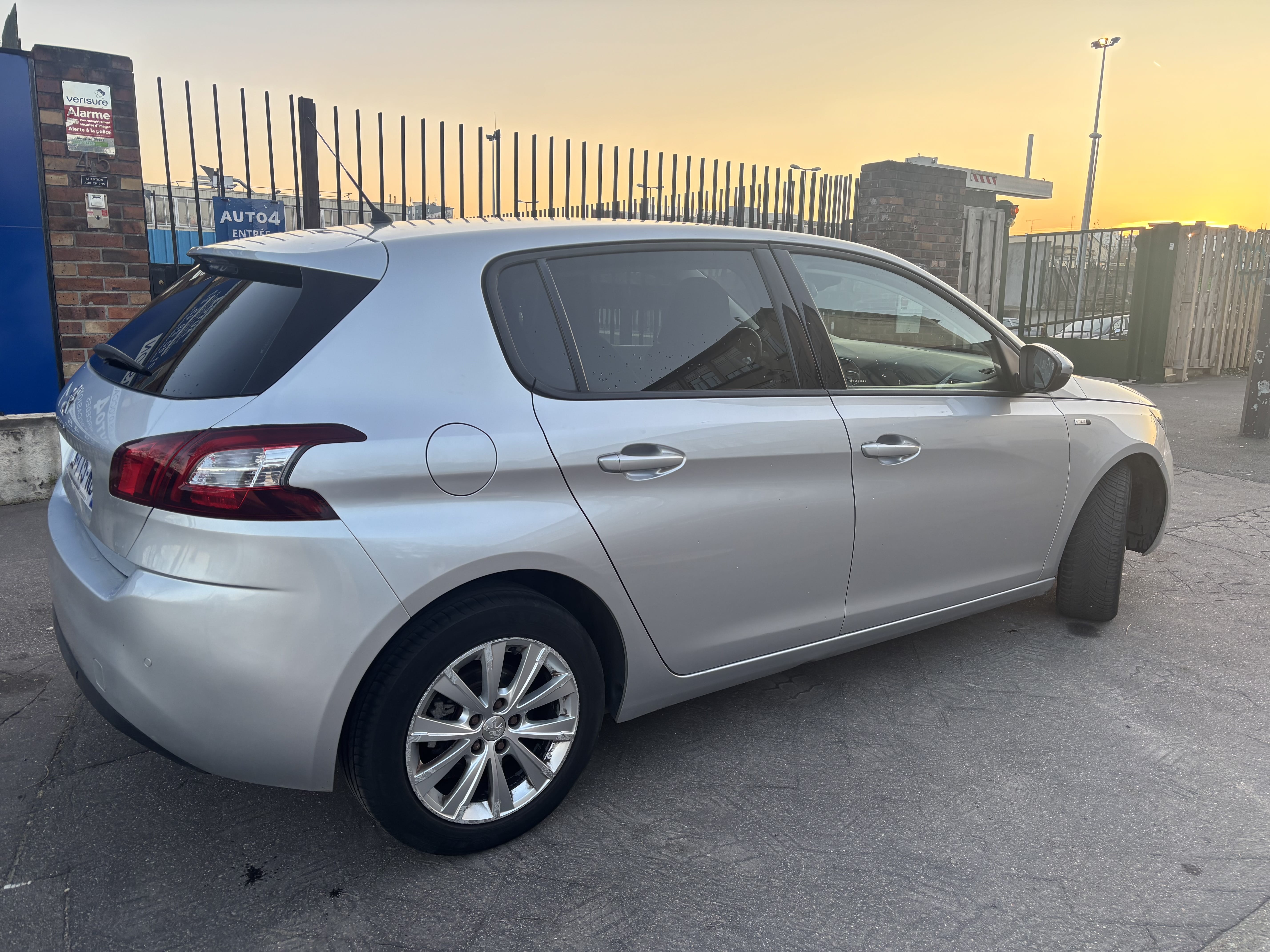 Peugeot 308 HDI Diesel avec Climatisation
