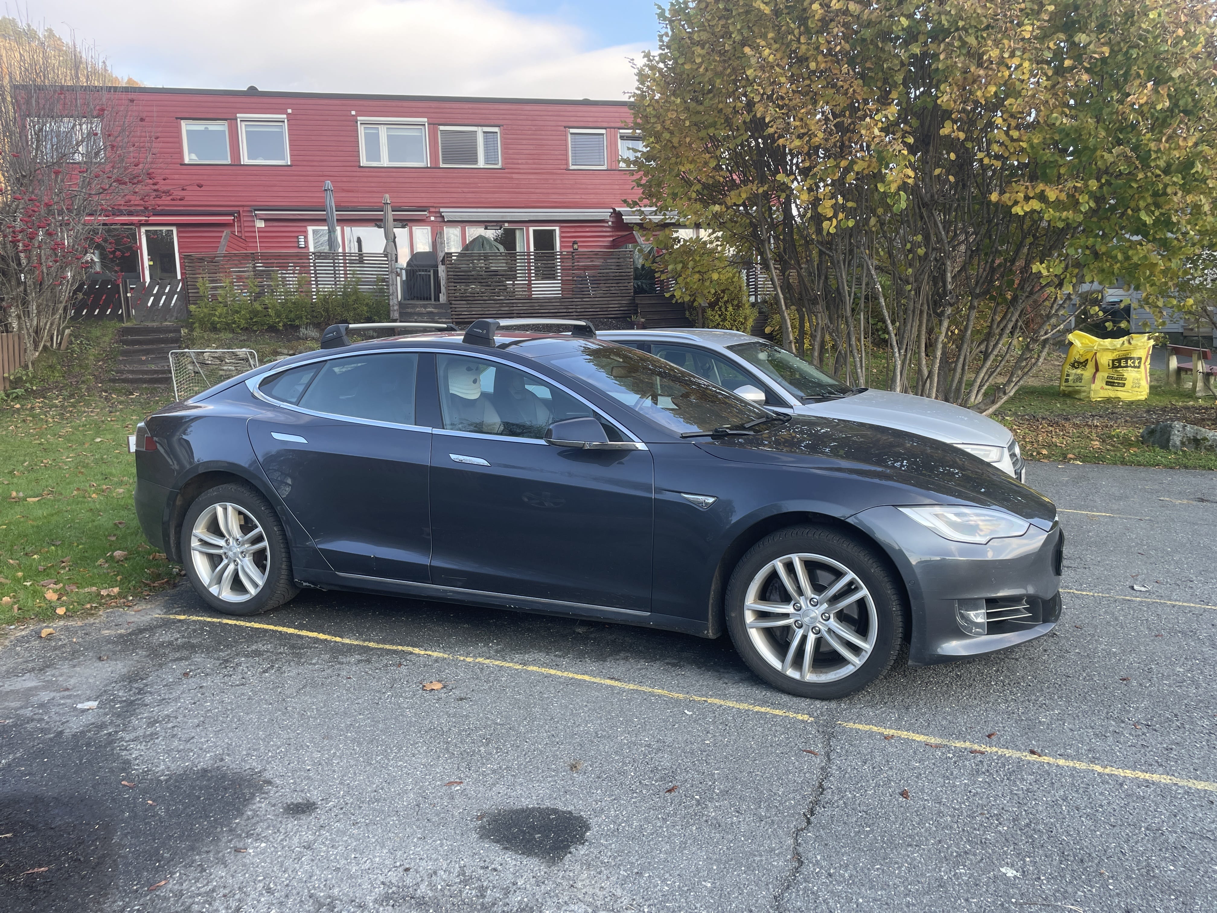 Tesla Model S 75D med Aircondition