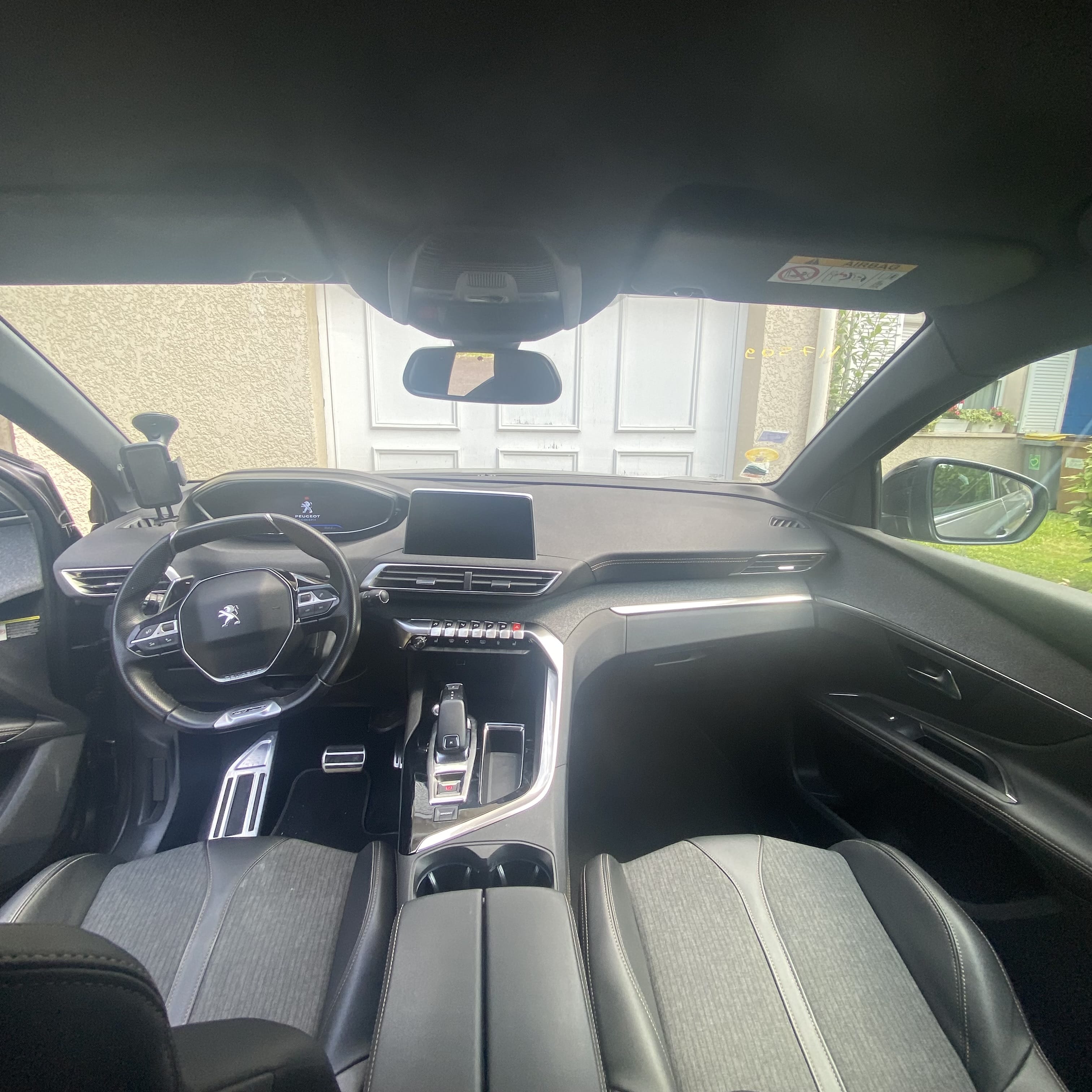 Peugeot 5008 avec GPS