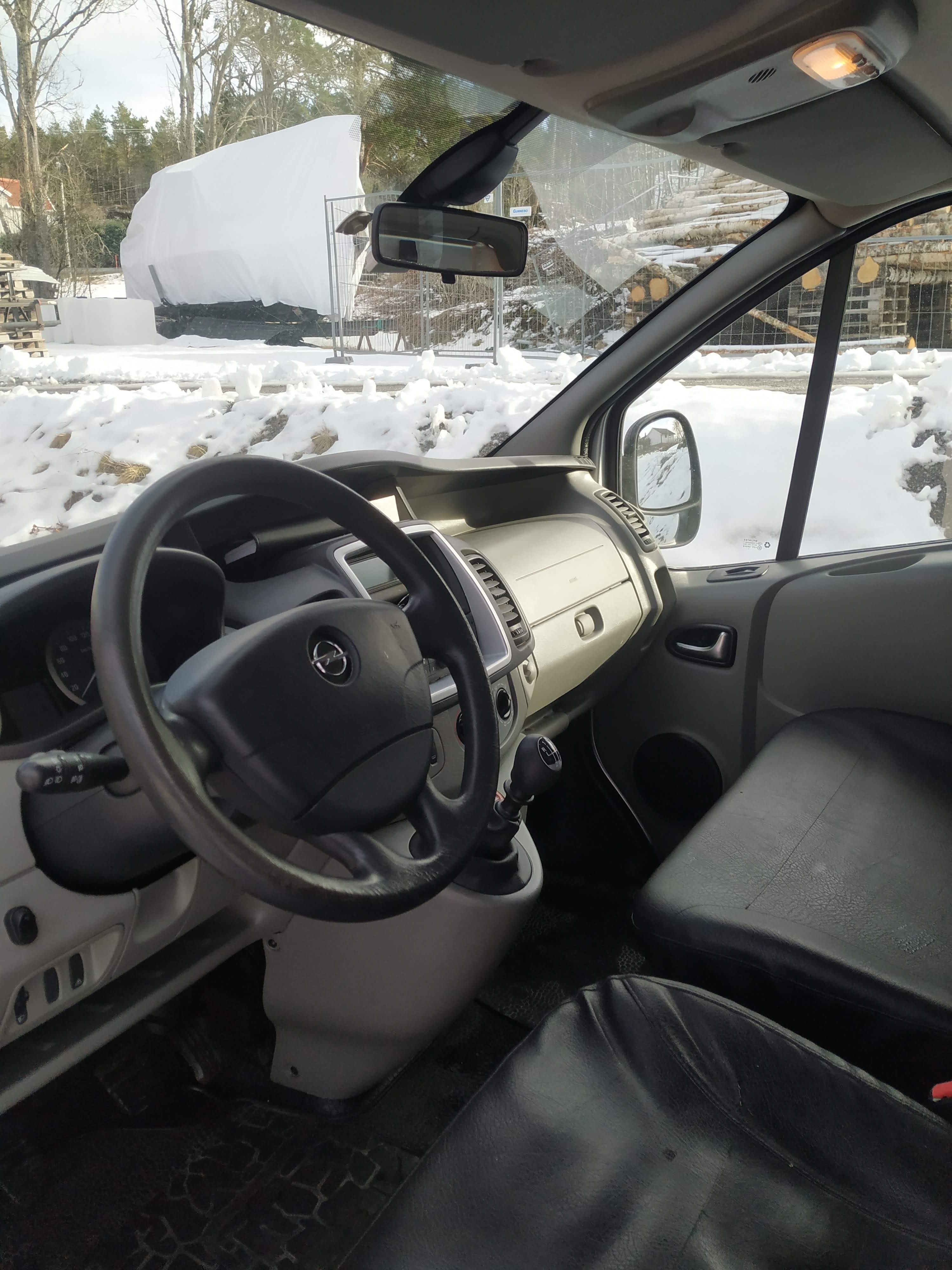 Opel Vivaro med Lydinngang