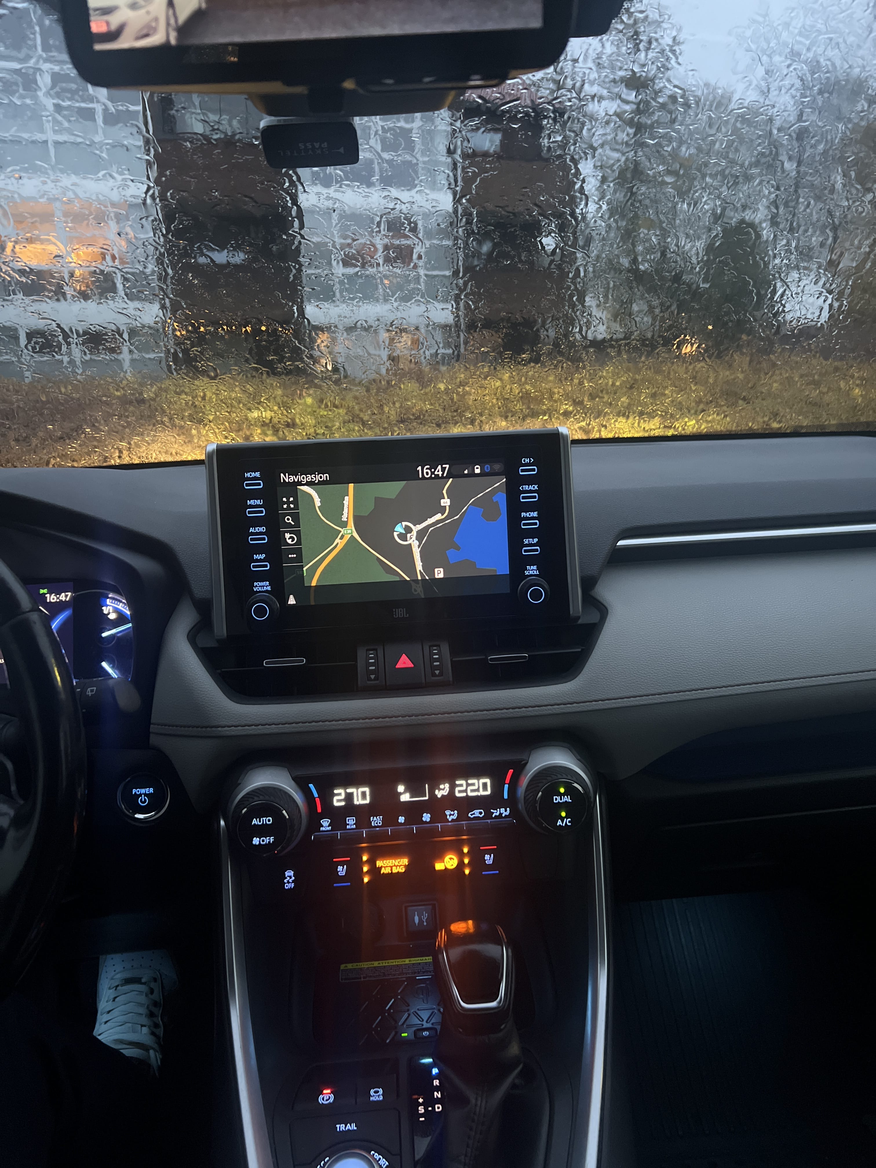 Toyota Rav4 Hybrid with Cruise control