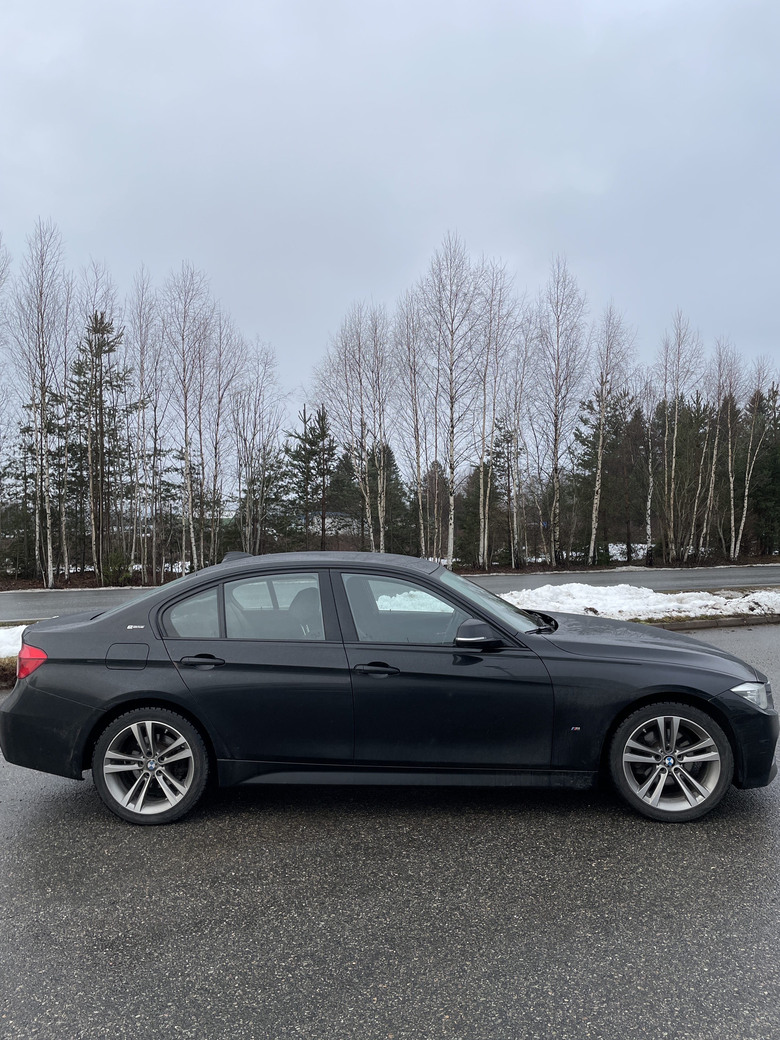 BMW 3 Series Hybrid 330e with Air conditioning
