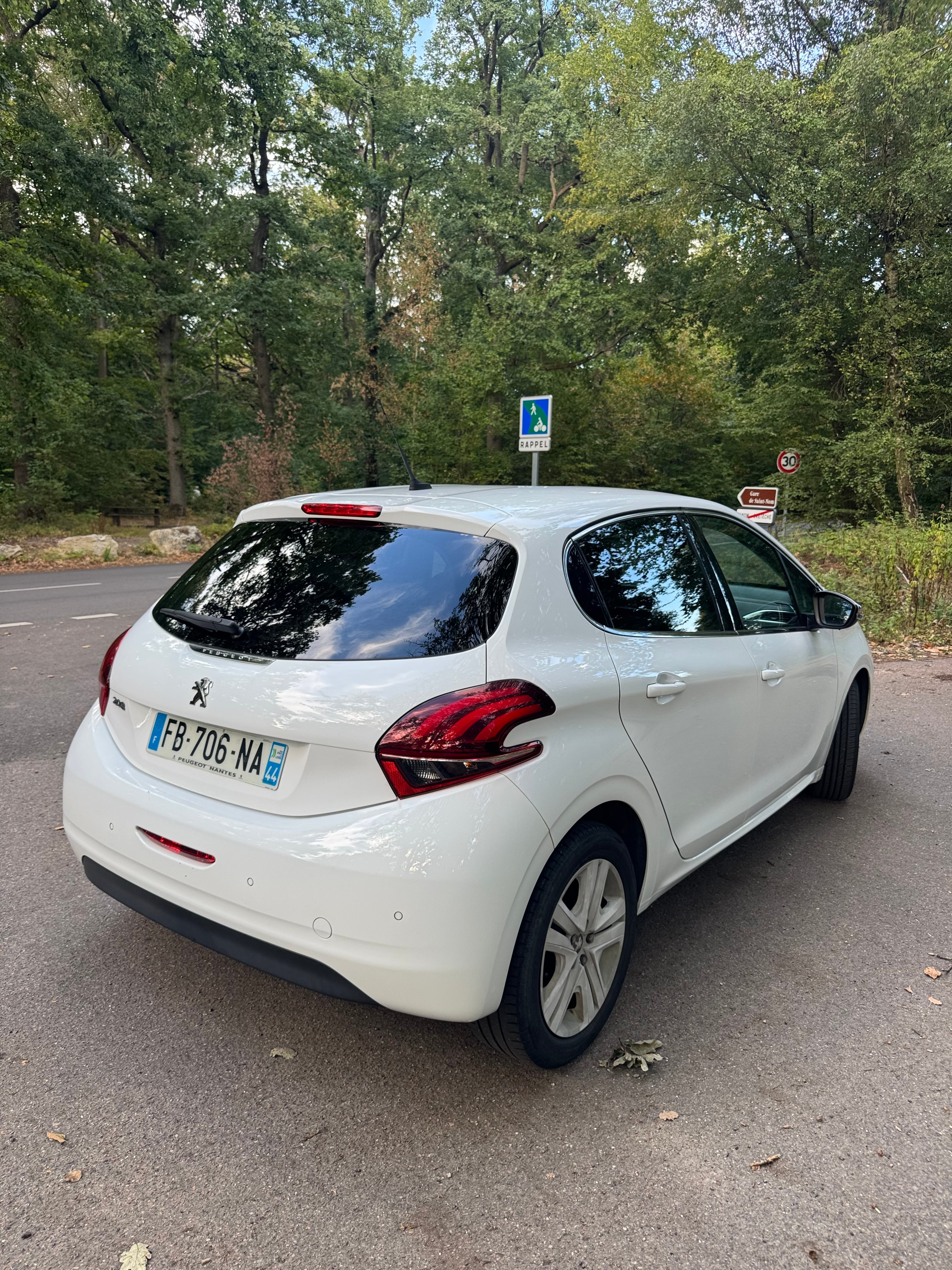 Peugeot 208 avec Caméra de recul