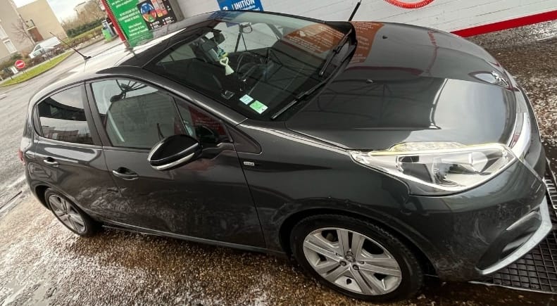 Peugeot 208 Style avec Climatisation