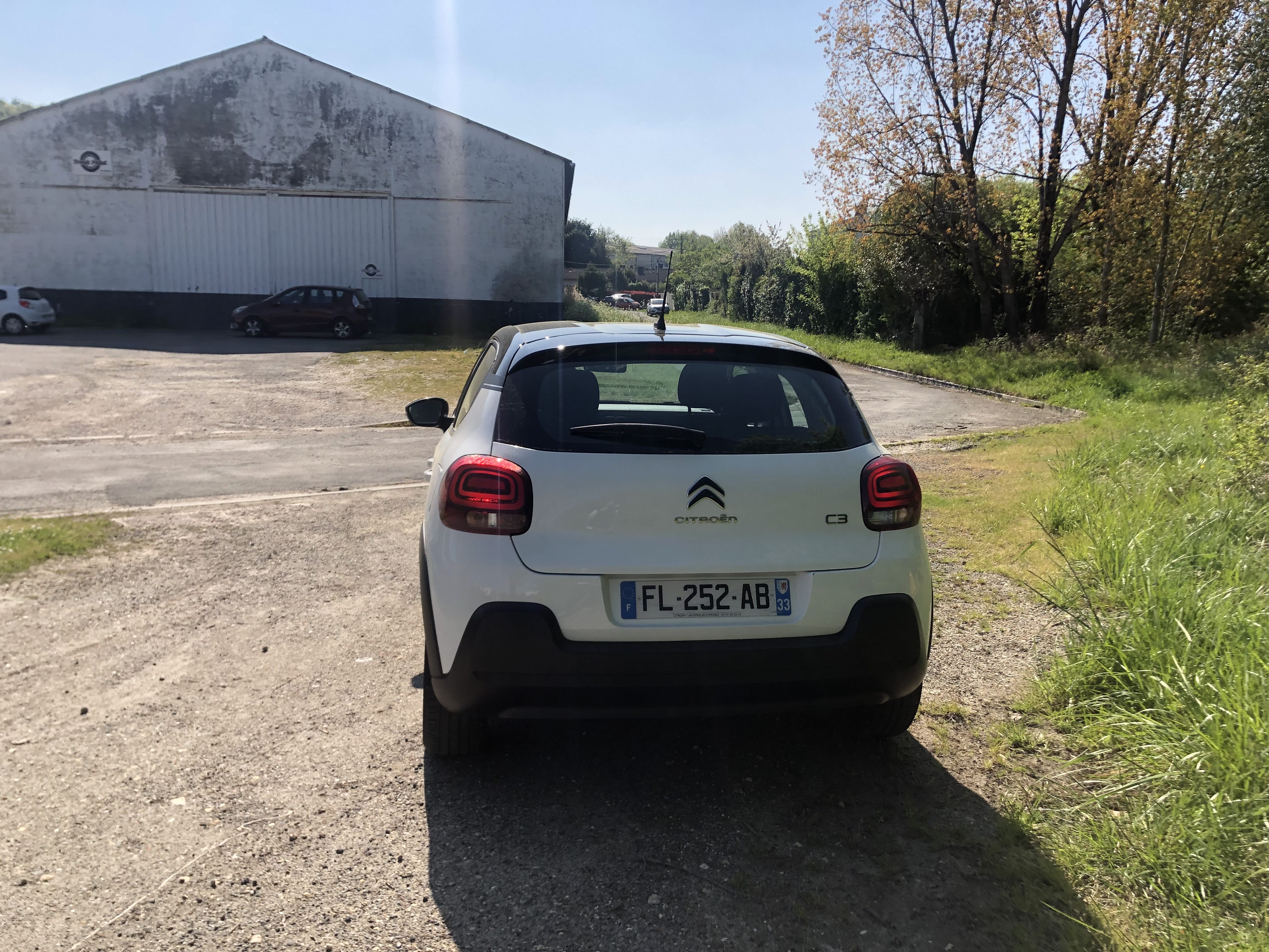 Citroen C3 Éco - Confort, technologie et flexibilité 24/7 à Bordeaux avec GPS