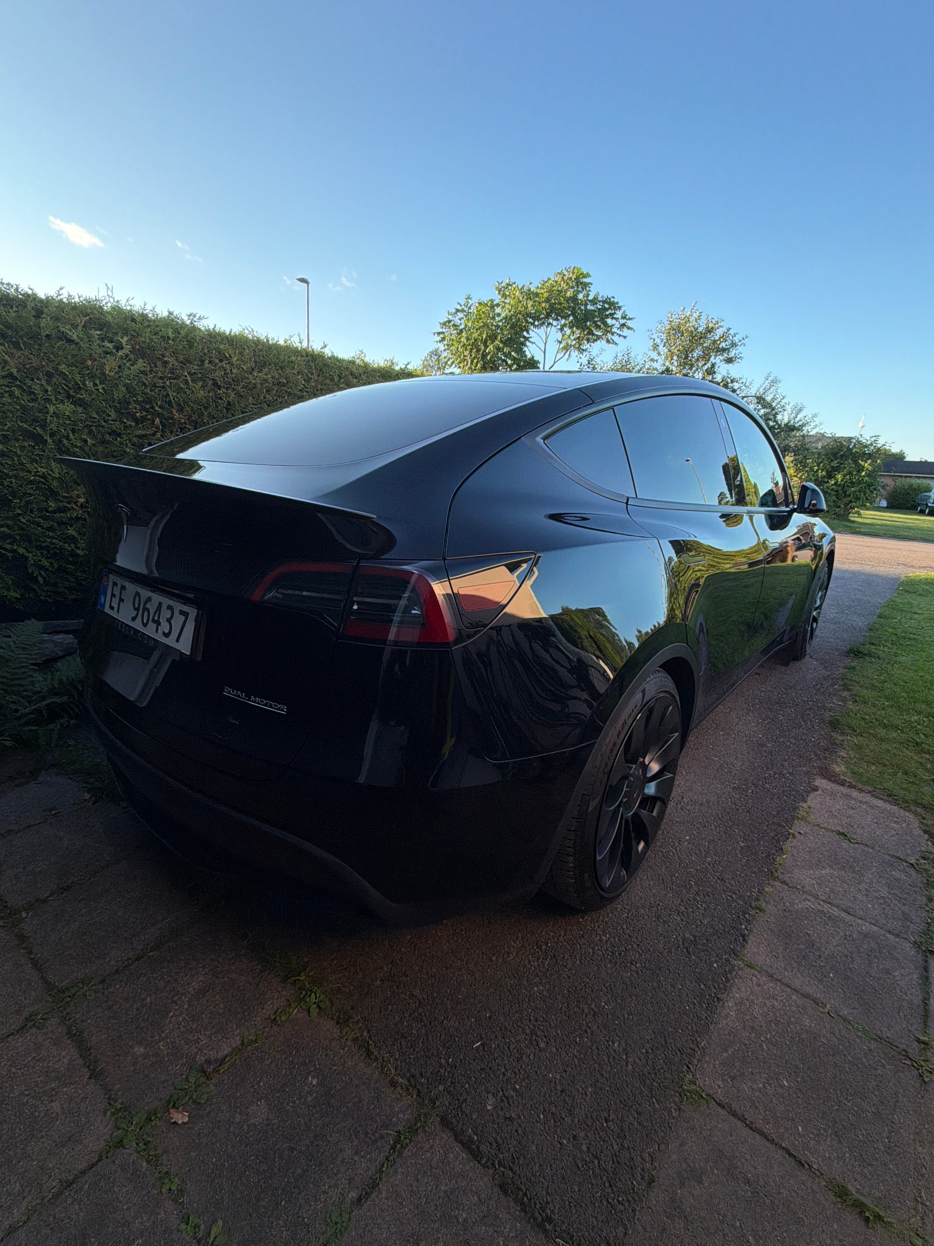 Tesla Model Y Performance med Ryggekamera