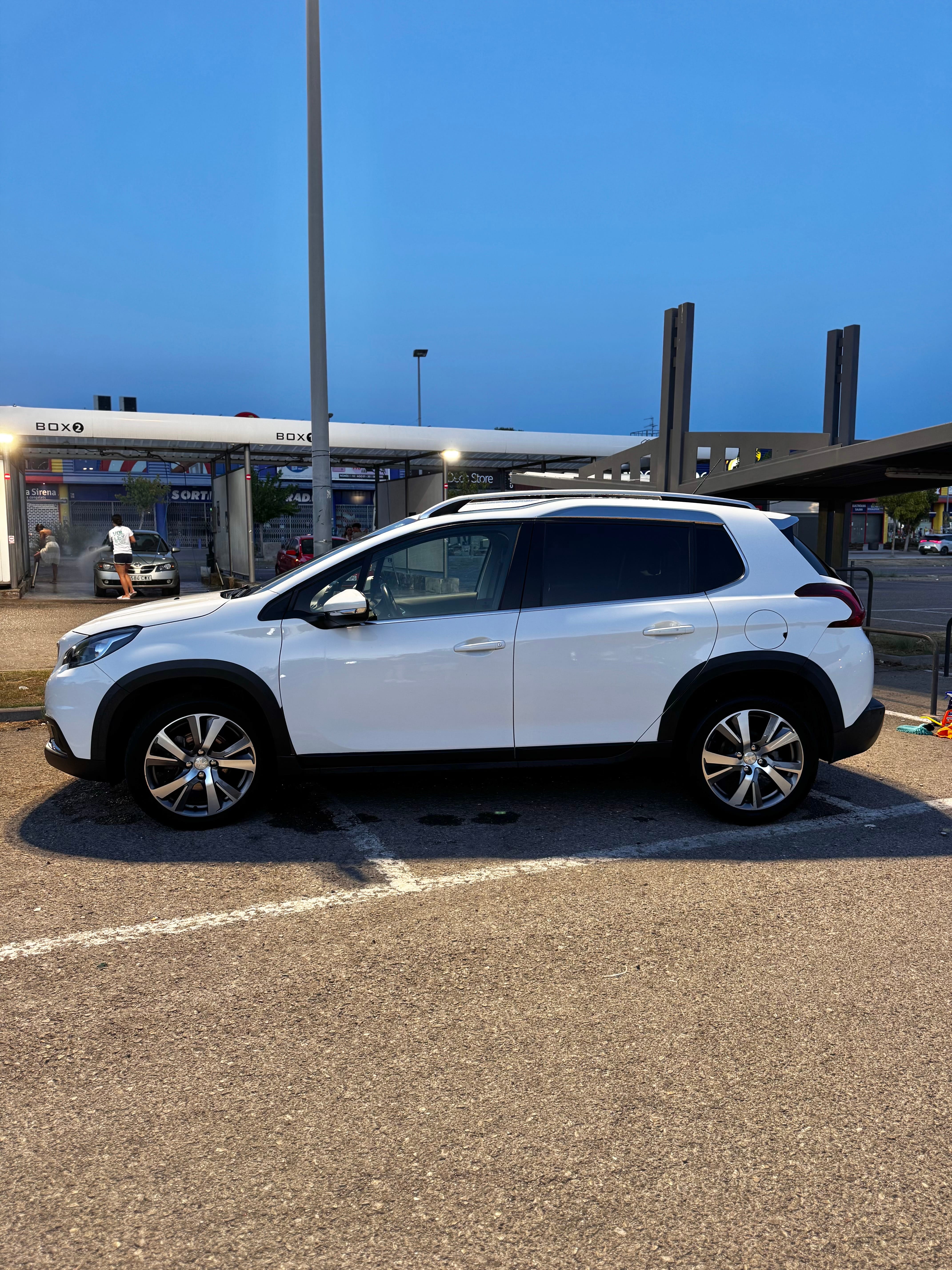 Peugeot 2008 mit Rückfahrkamera