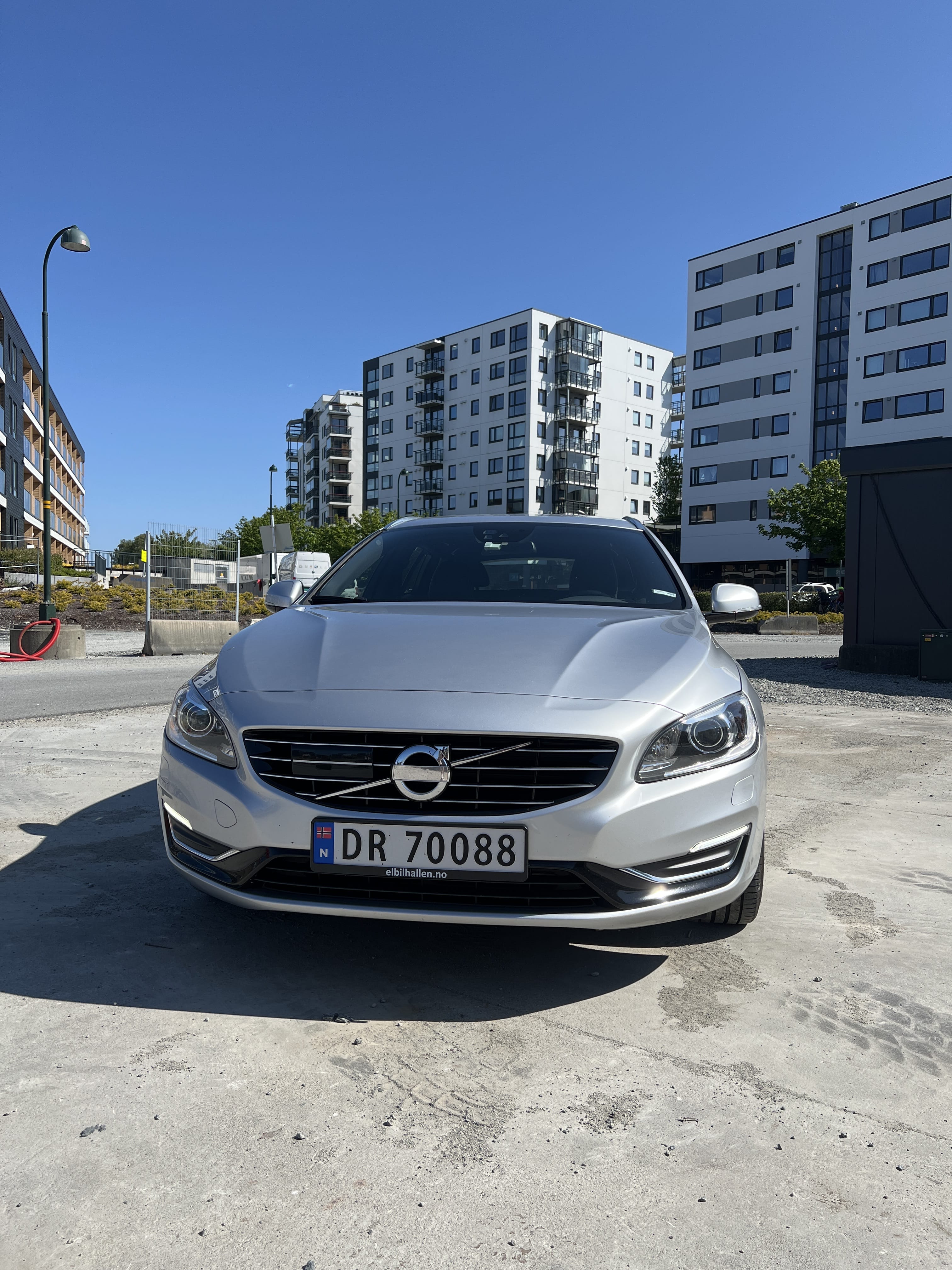Volvo V60 Plug-in Hybrid 4AWD D6, 2019, Diesel / Elektrisk (hybrid), automatisk