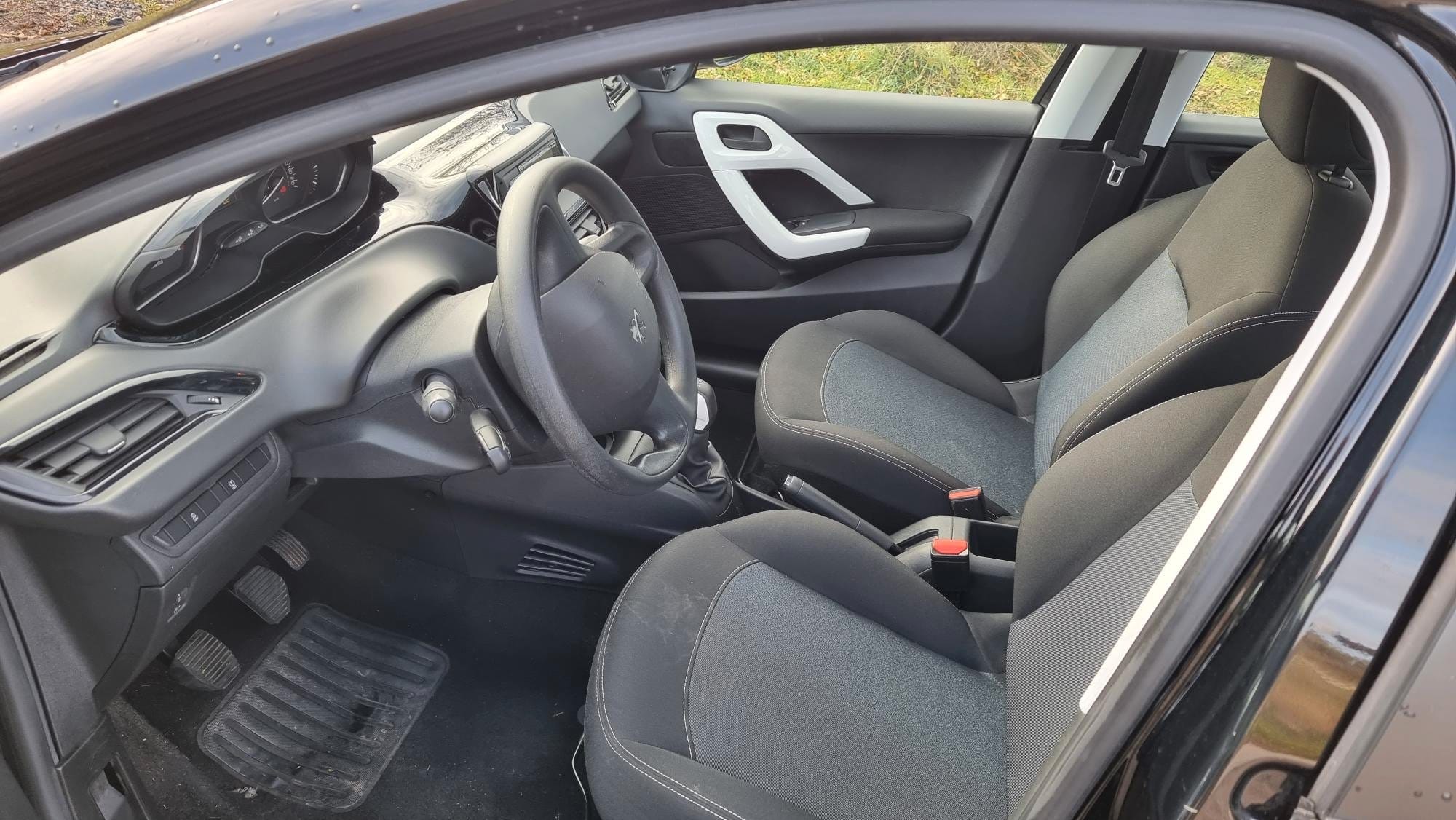 Peugeot 208 Connecté 24h/24h avec Entrée audio / iPod