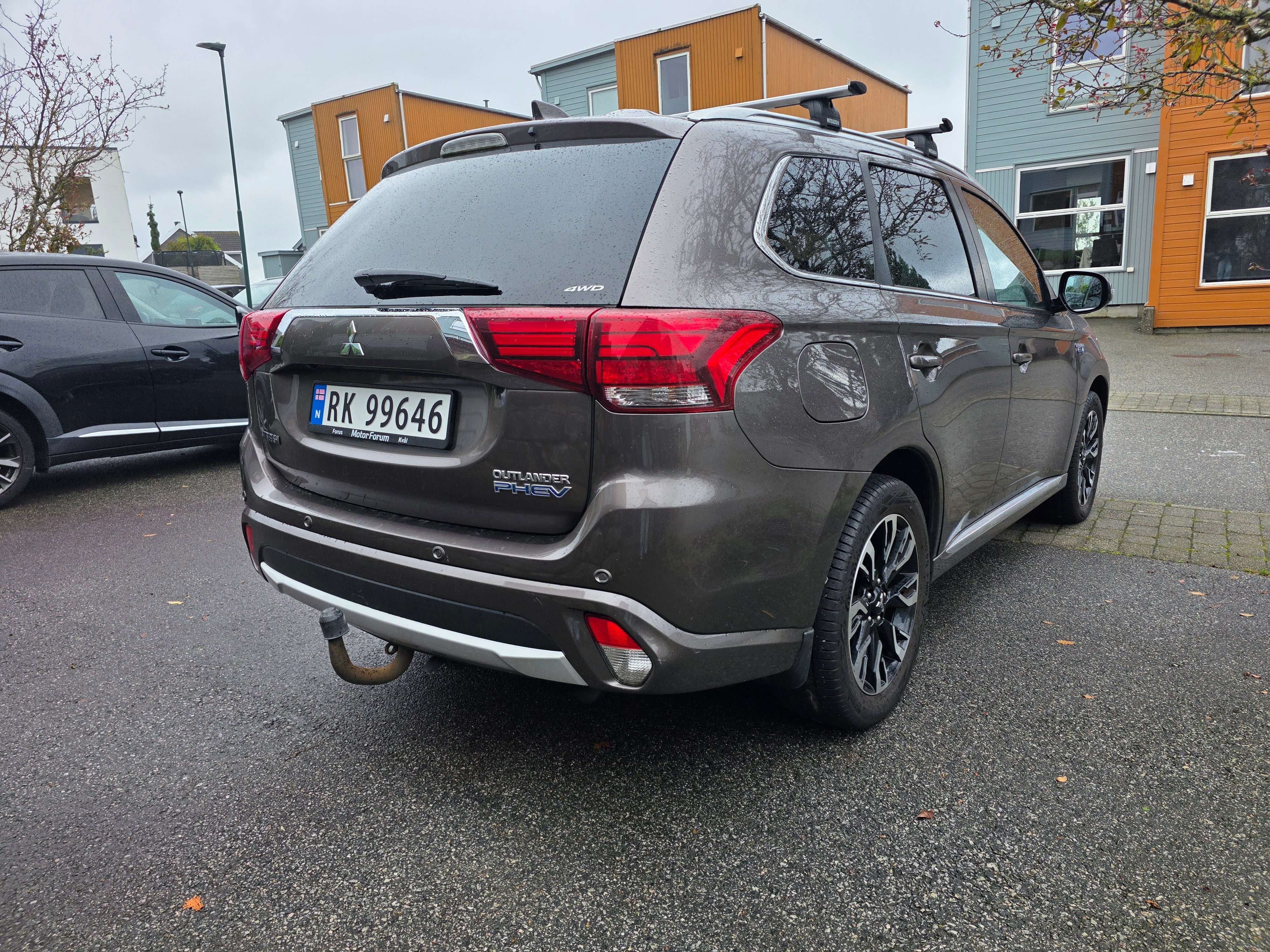 Mitsubishi Outlander PHEV SEL med Cruisekontroll