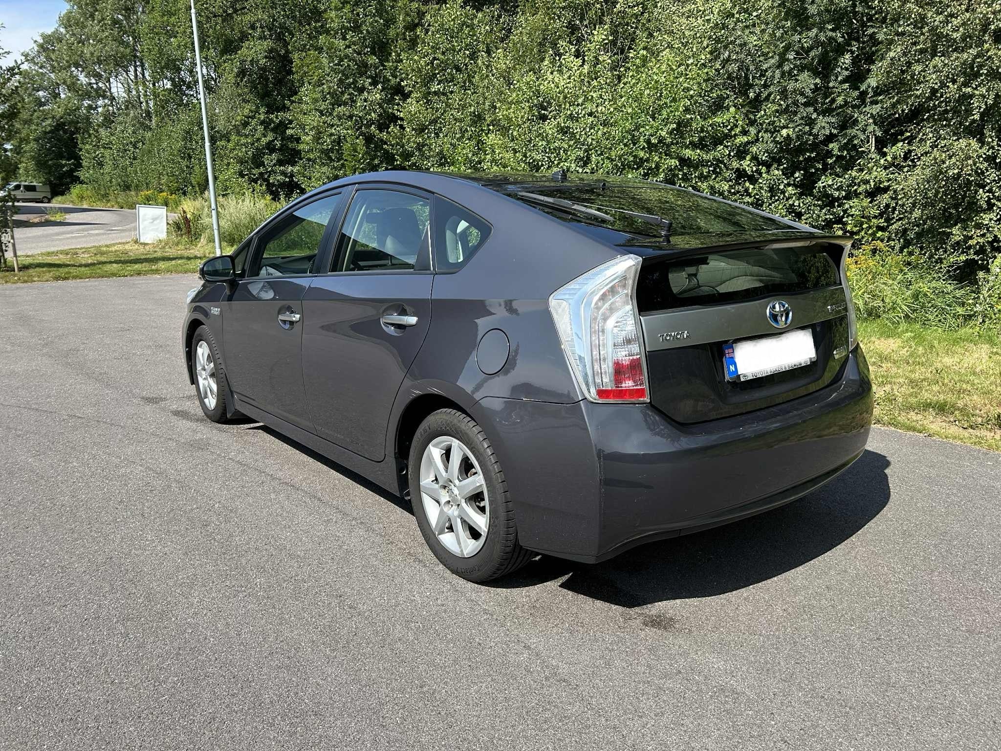 Toyota Prius Hybrid med Cruisekontroll