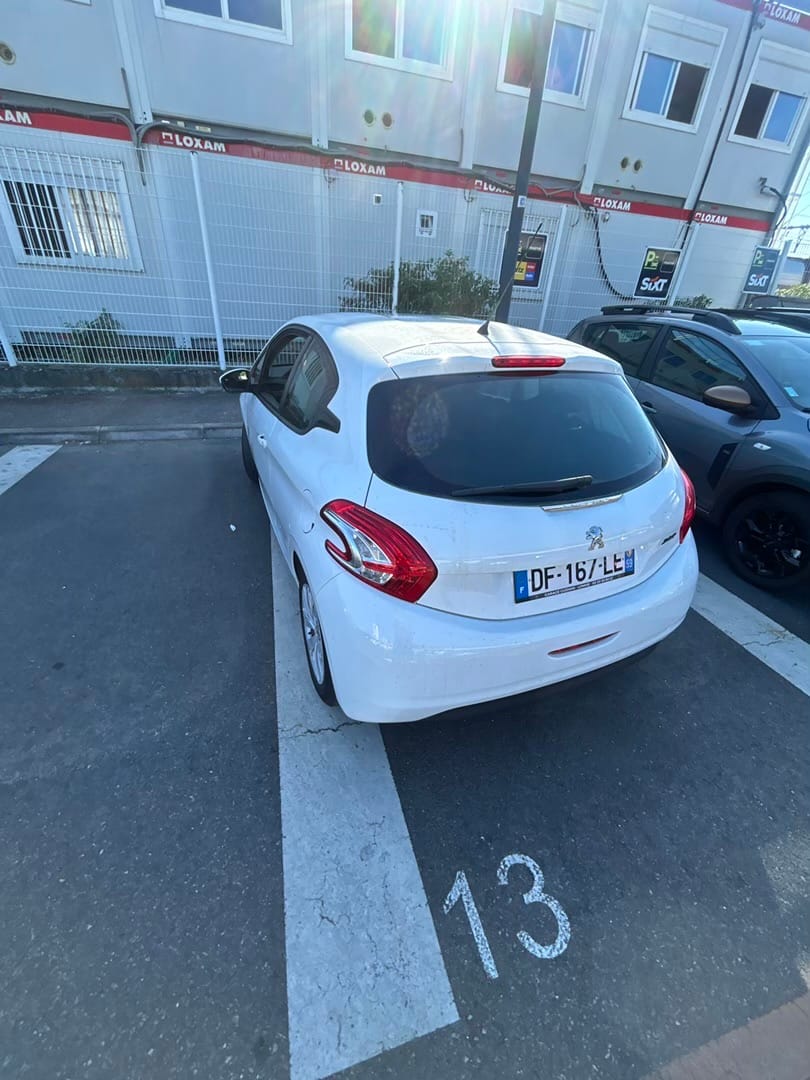 Peugeot 208 avec Climatisation