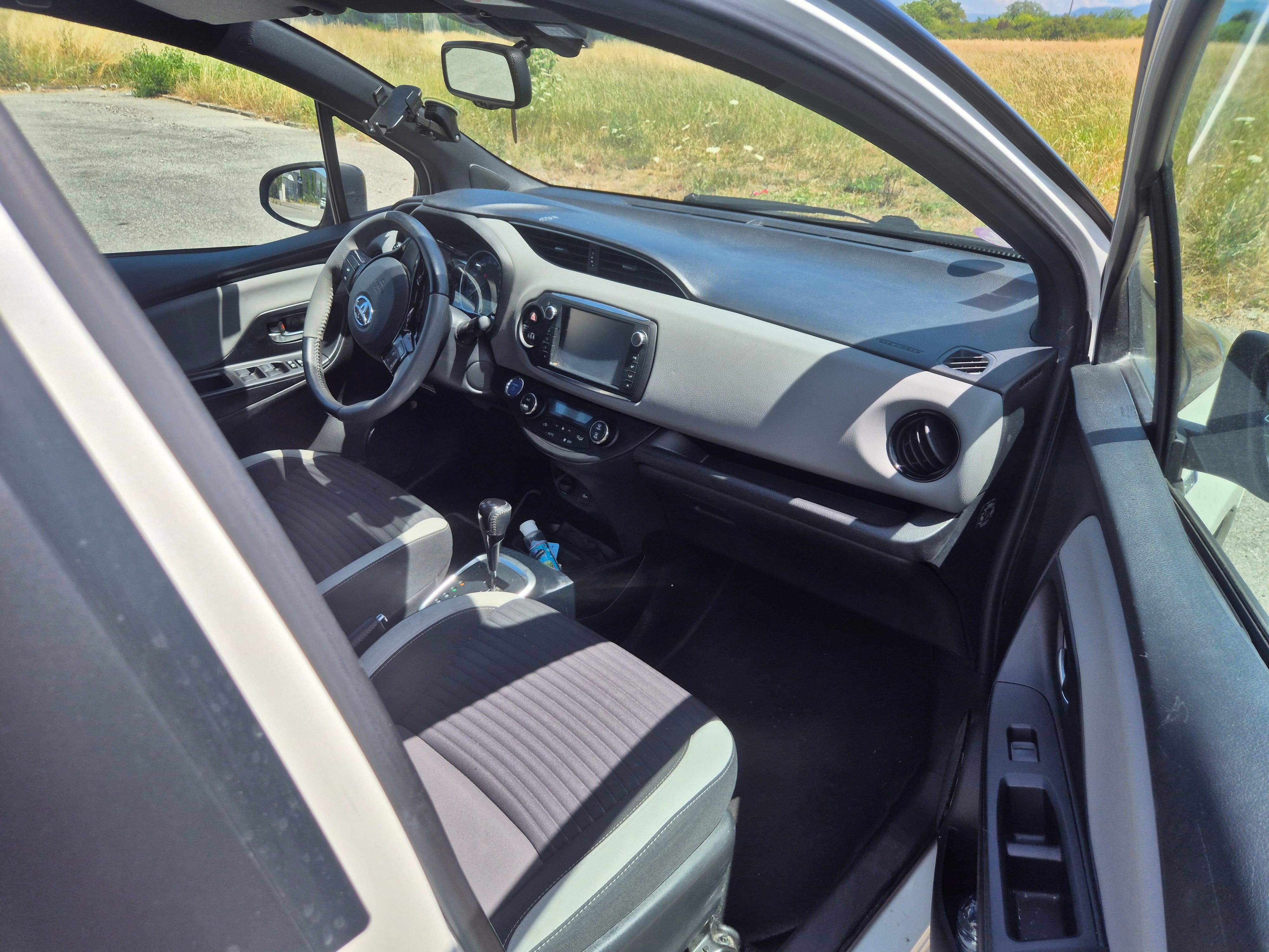 Toyota Yaris Hybride avec Siège bébé
