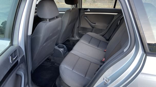 Volkswagen Golf Kombi sparsamer Diesel mit Sitzheizung & viel Platz