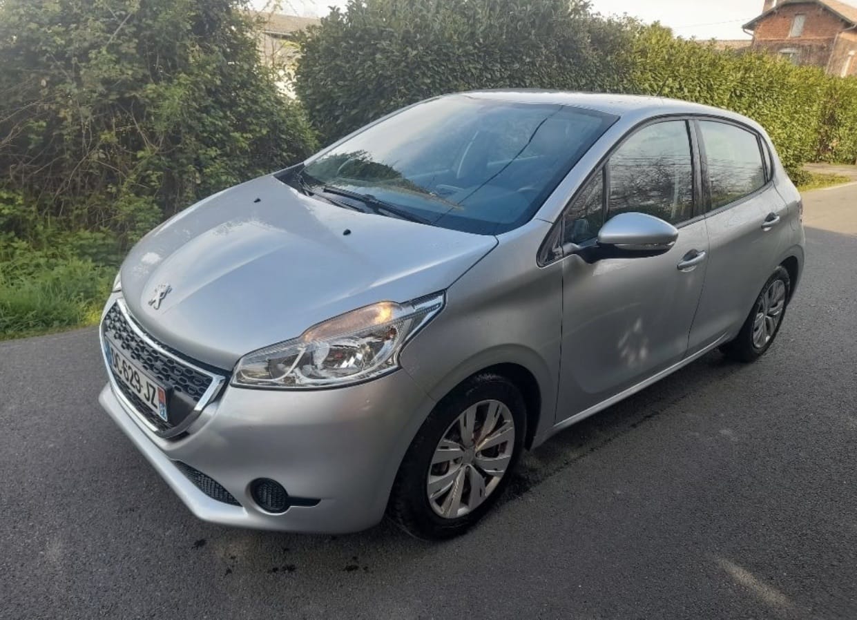 Peugeot 208 Essence, 2013, Essence 95