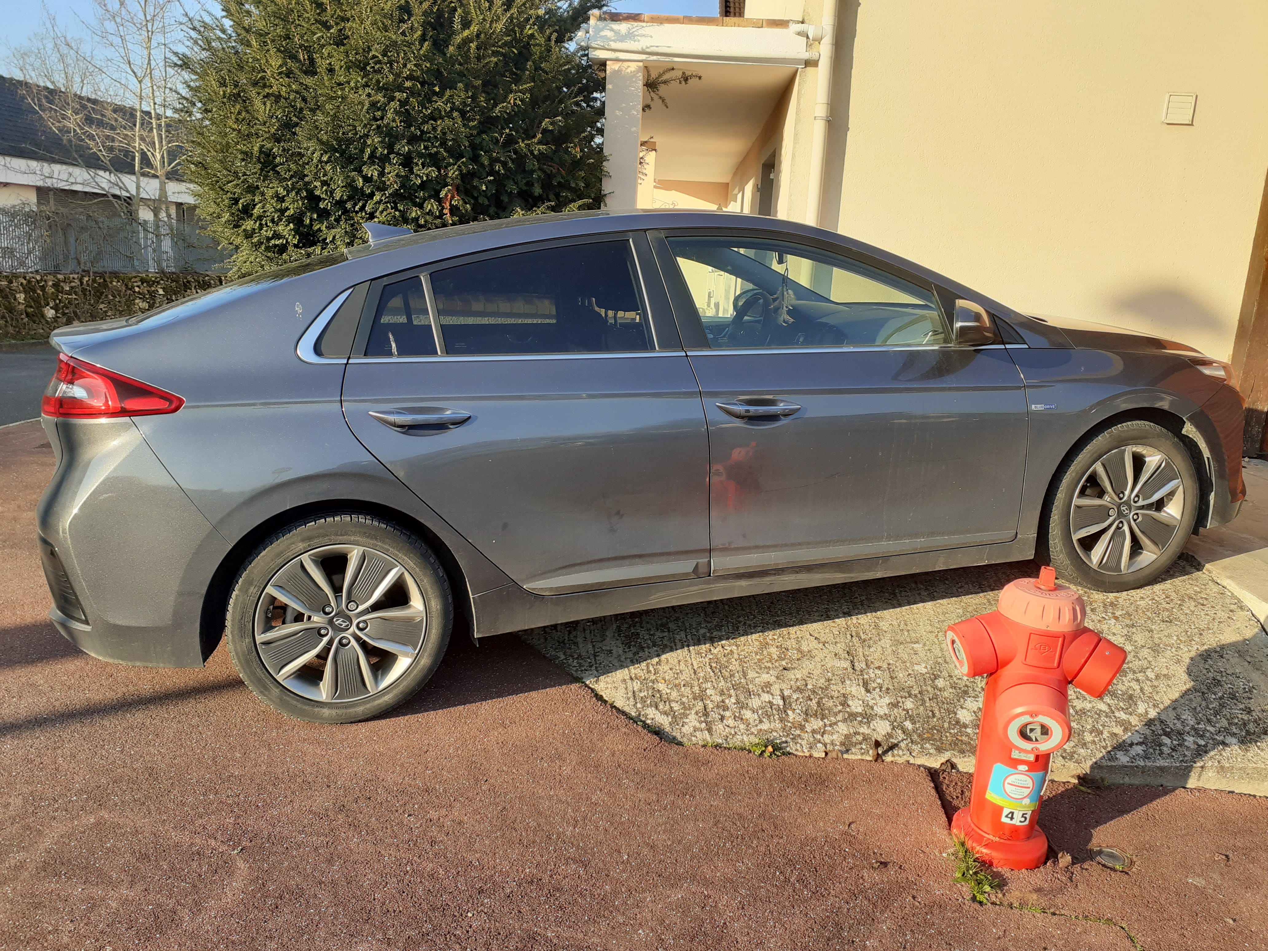Hyundai Ioniq Hybride avec Climatisation