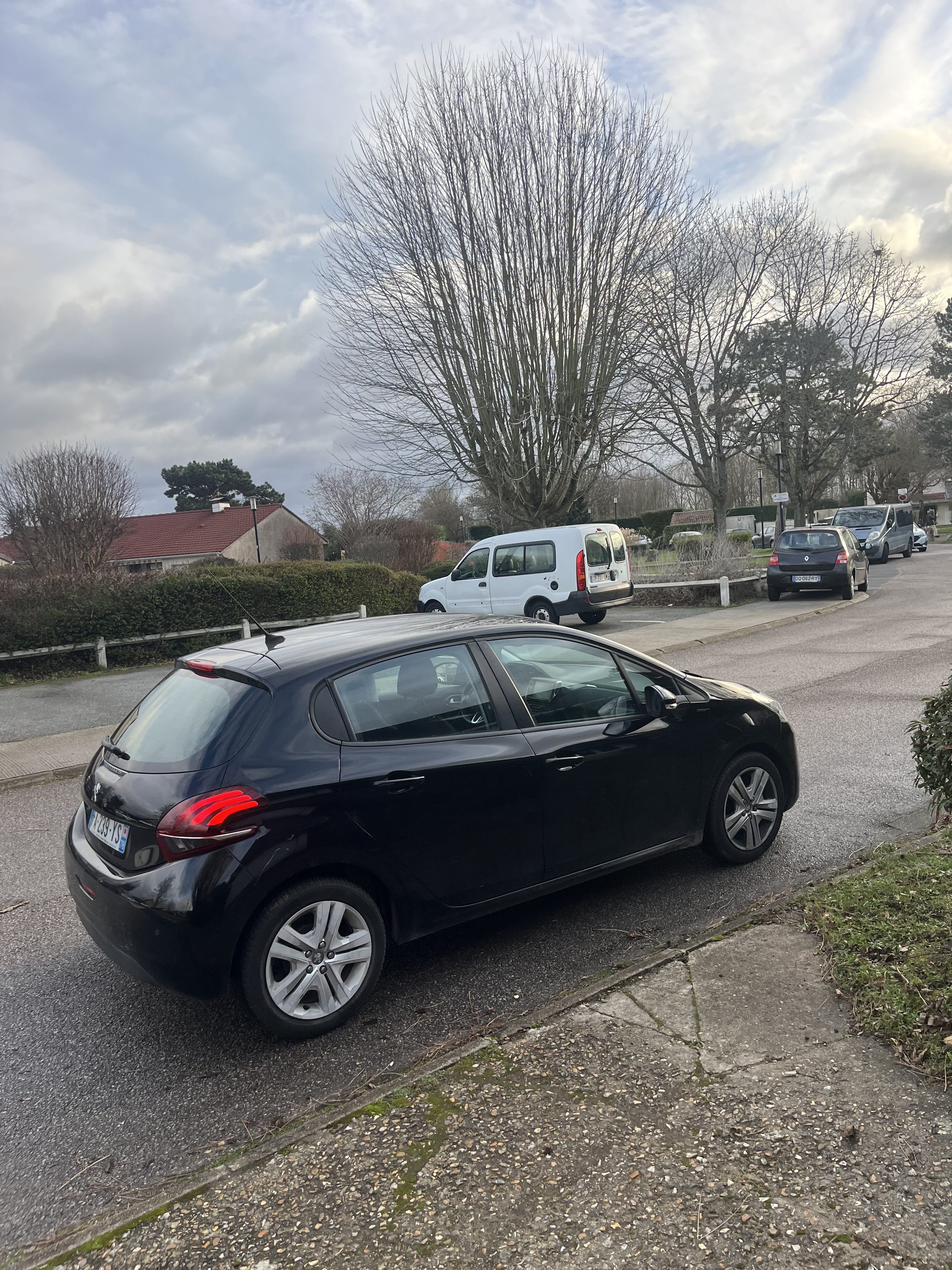 Peugeot 208 avec GPS