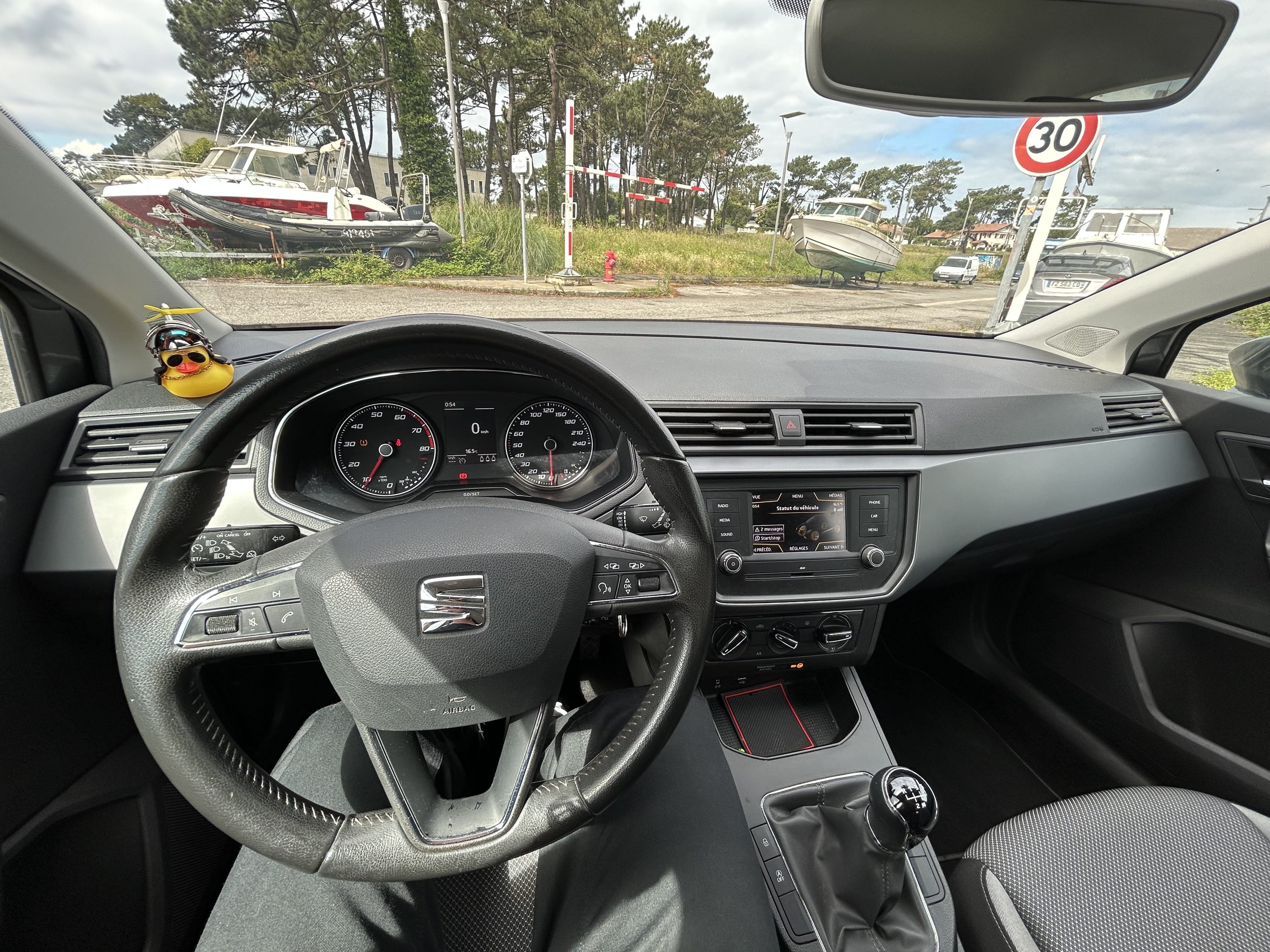 Seat Ibiza + abonnement parking avec Régulateur de vitesse