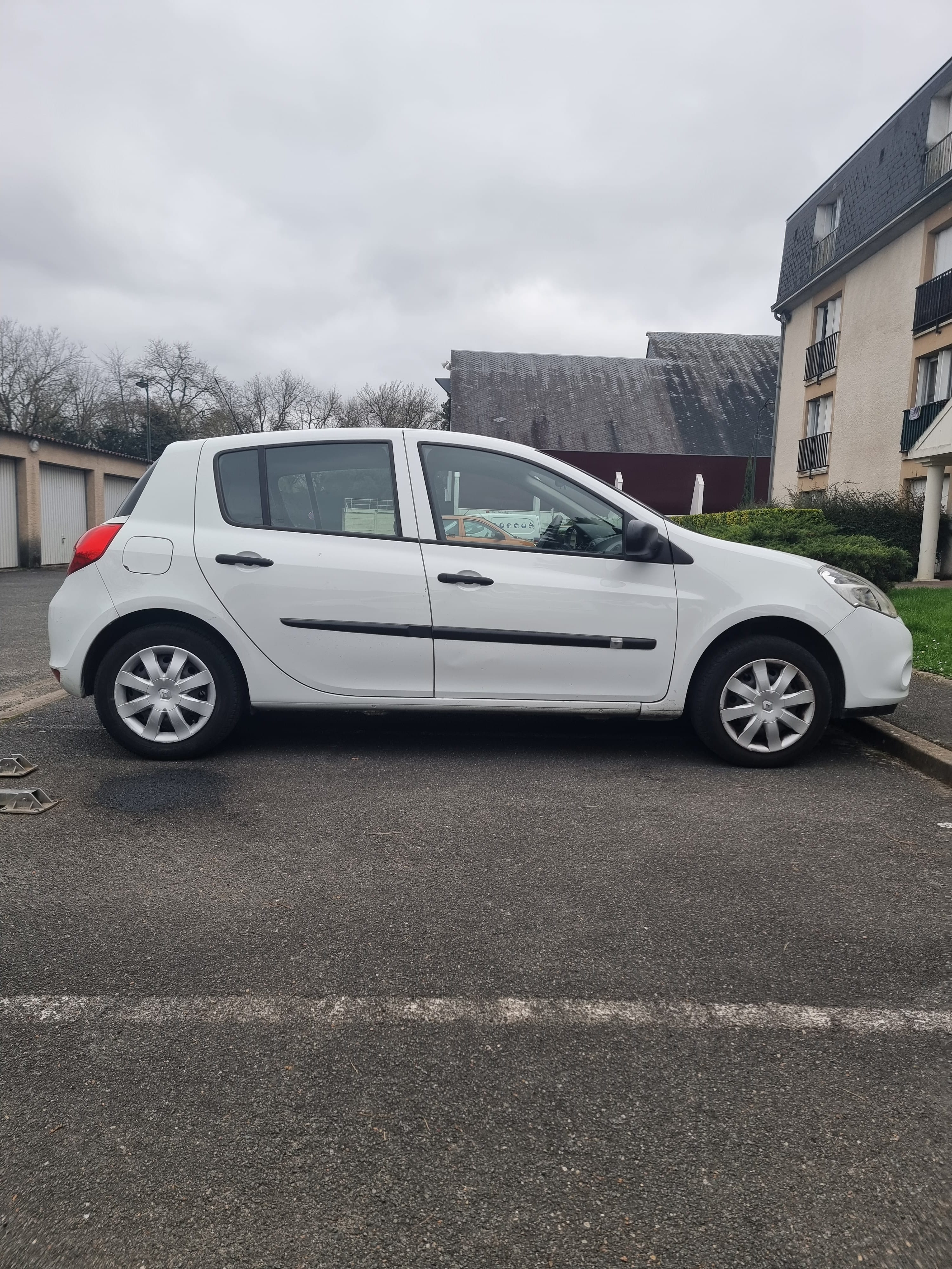 Renault Clio avec Climatisation