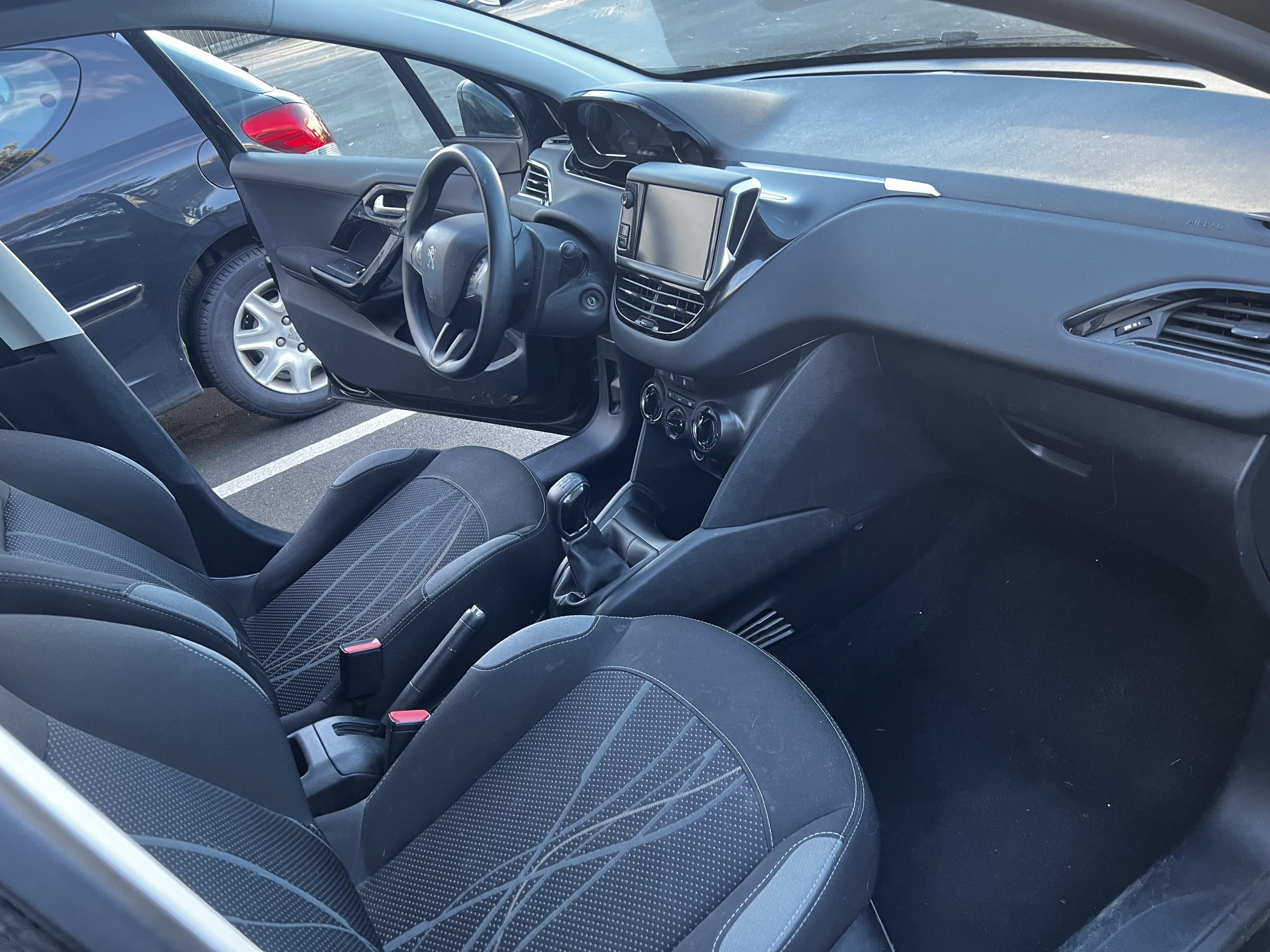 Peugeot 208 avec GPS