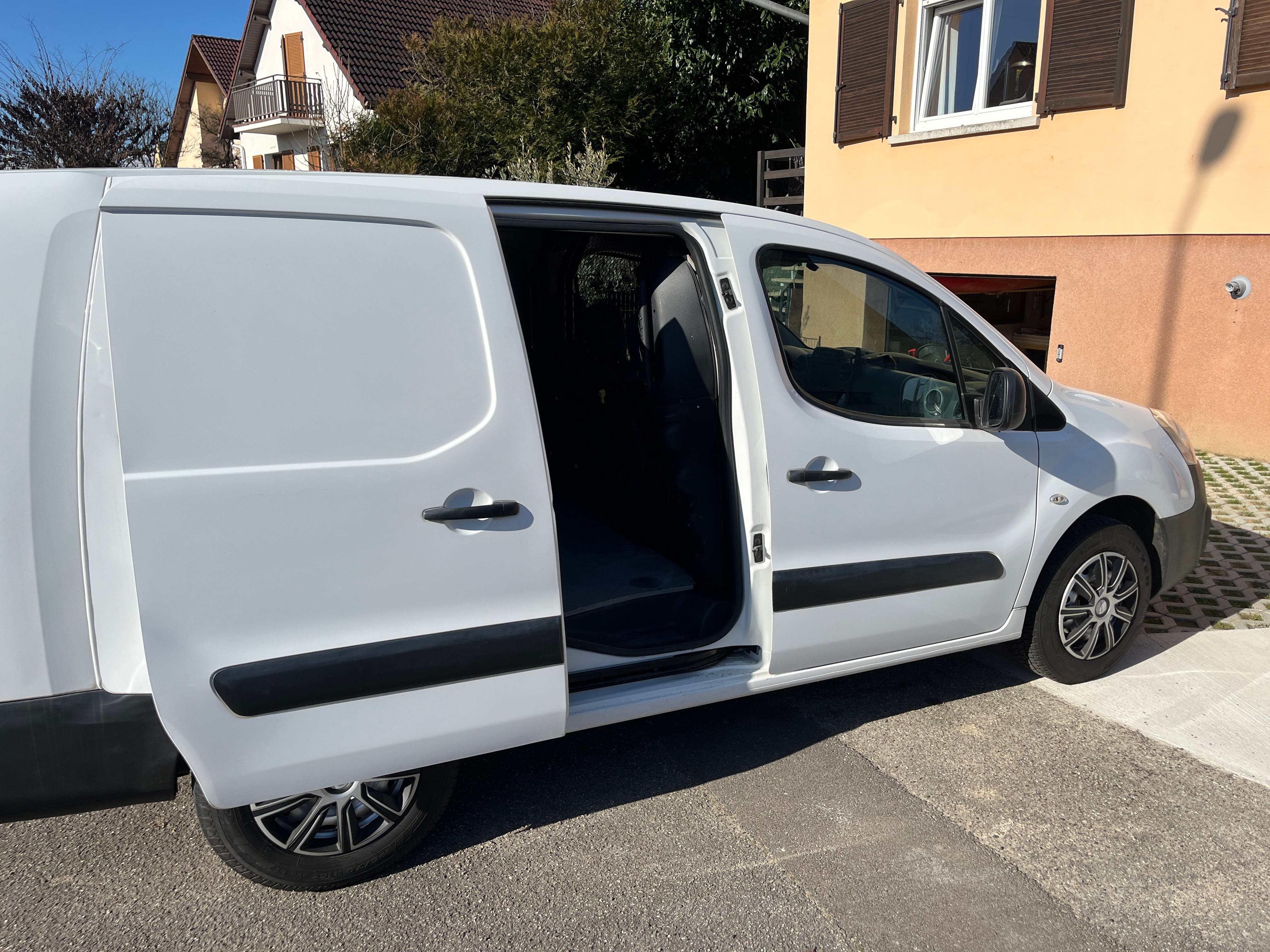 Peugeot Partner Fourgon avec Android Auto
