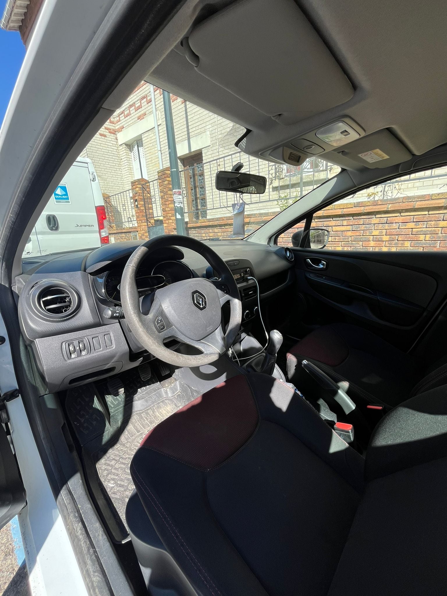 Renault Clio avec Siège bébé