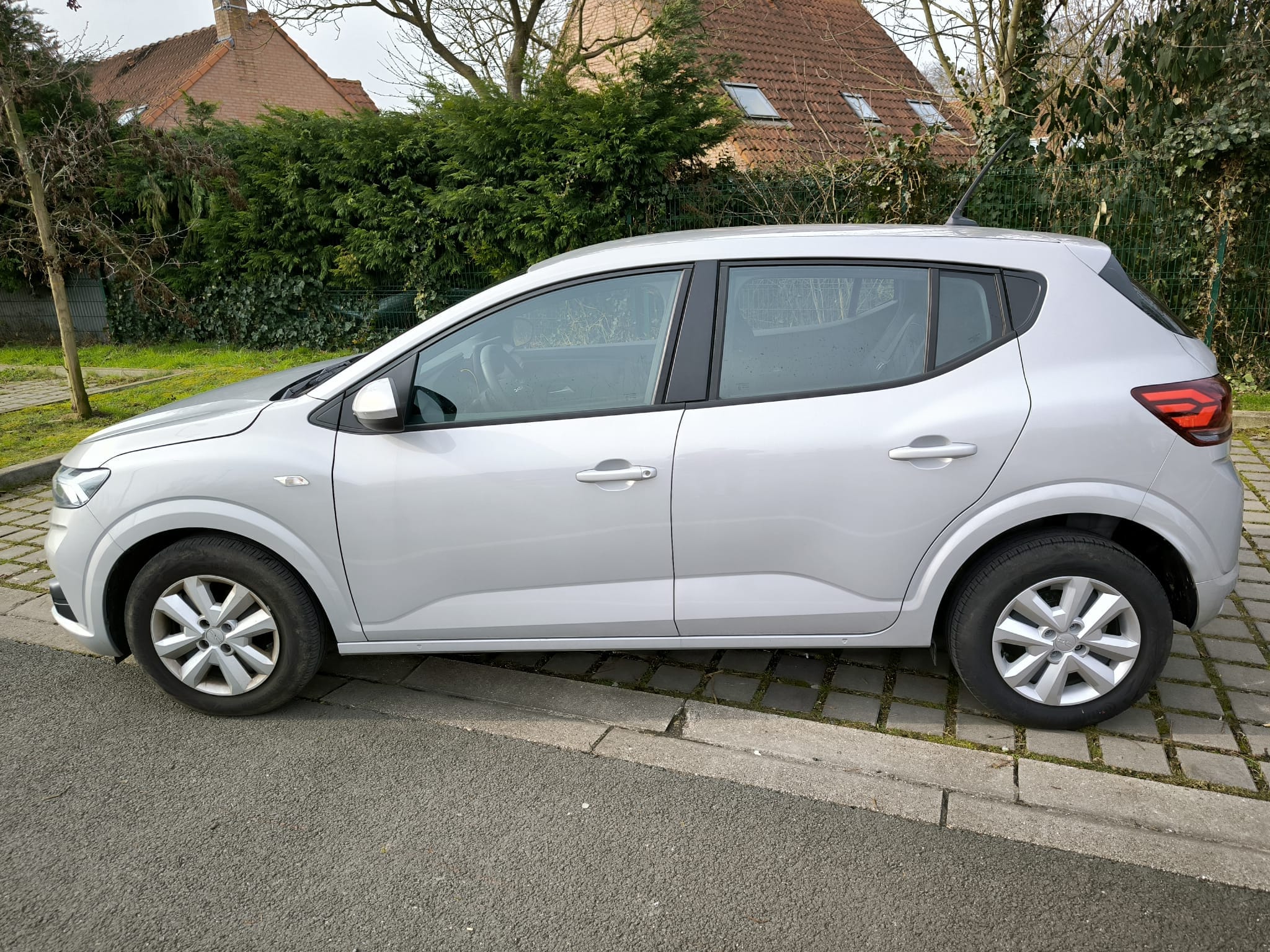 Dacia Sandero Expression 1.0 65CH avec Climatisation