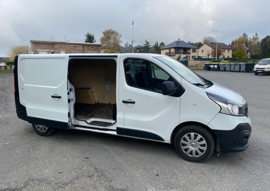 Renault Trafic L2H1 équipé pour déménager avec Climatisation