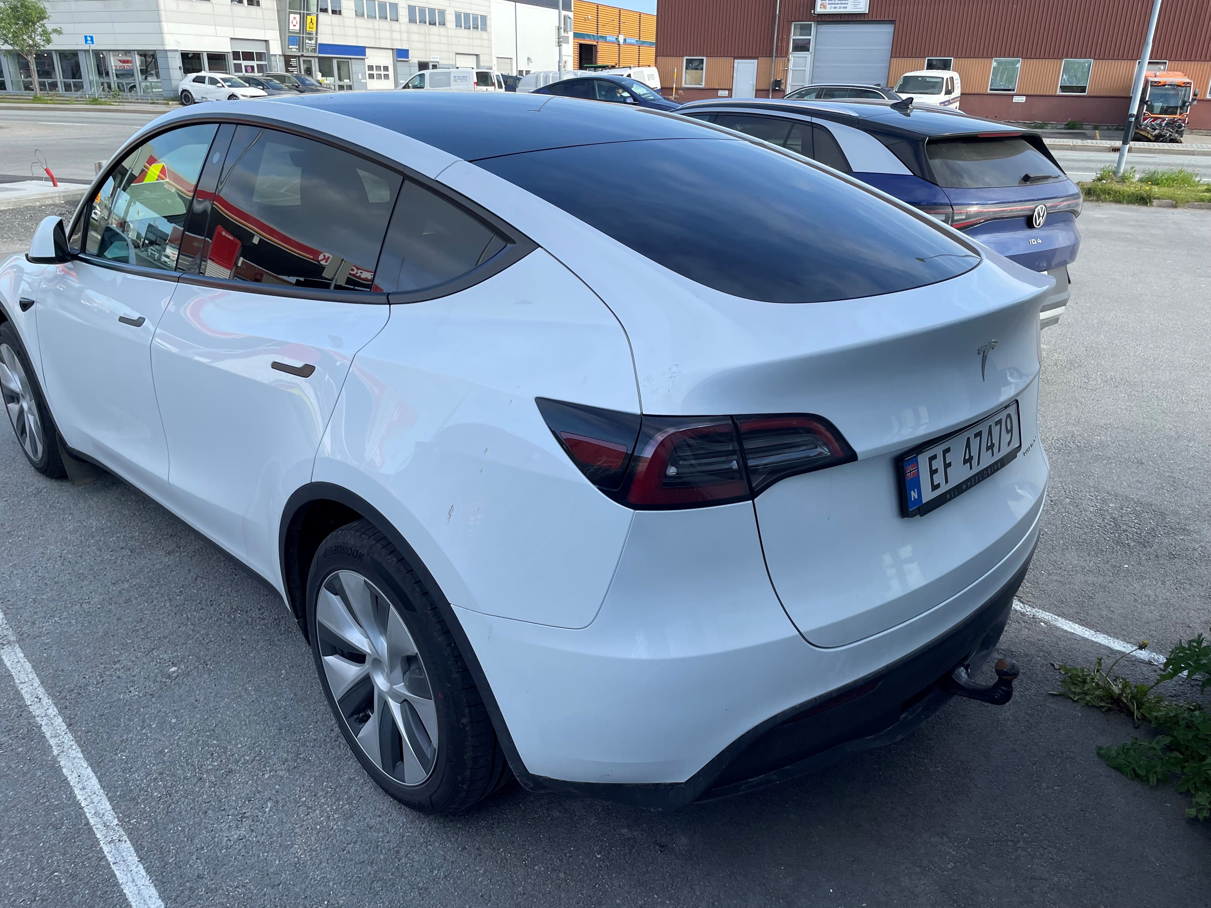 Tesla Model Y Long Range med GPS