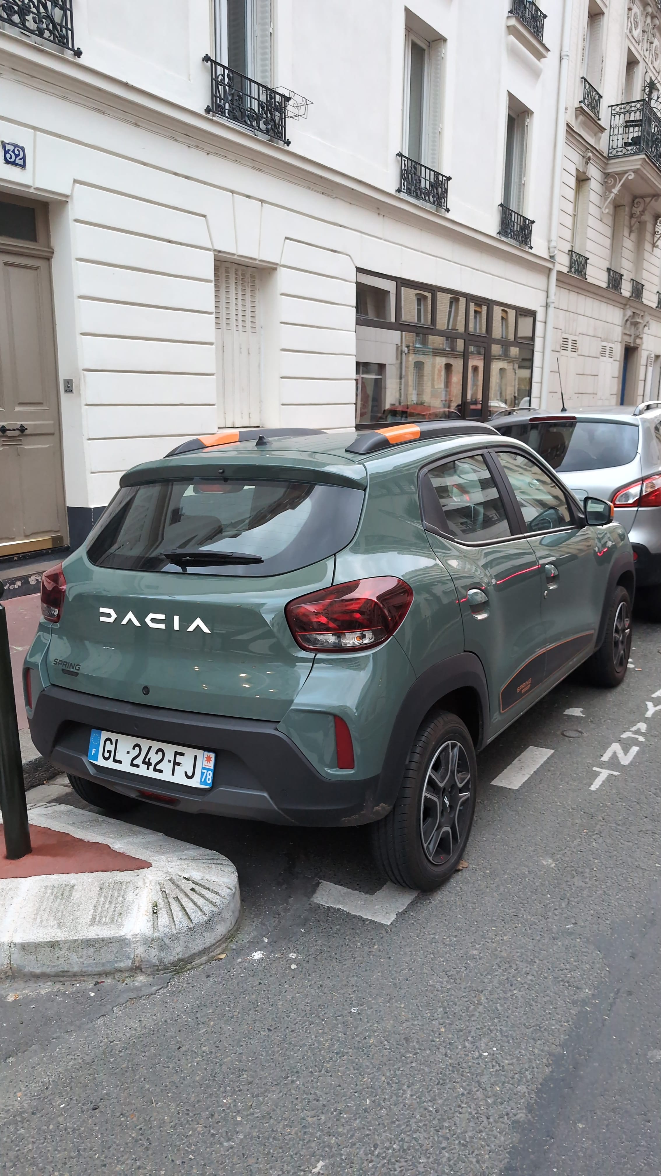 Dacia Spring avec GPS