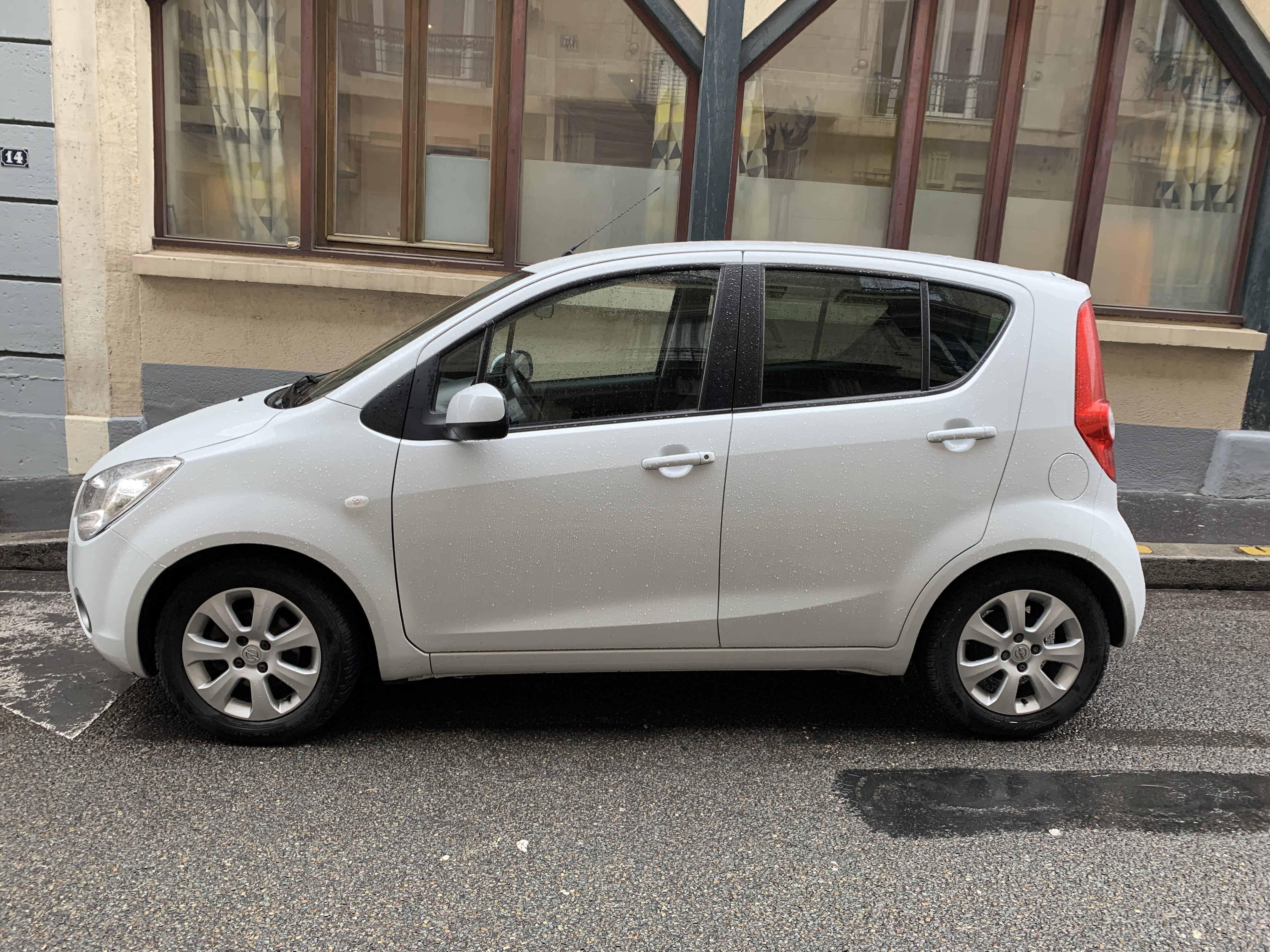 Opel Agila Enjoy éco flex, 2011, Essence 95