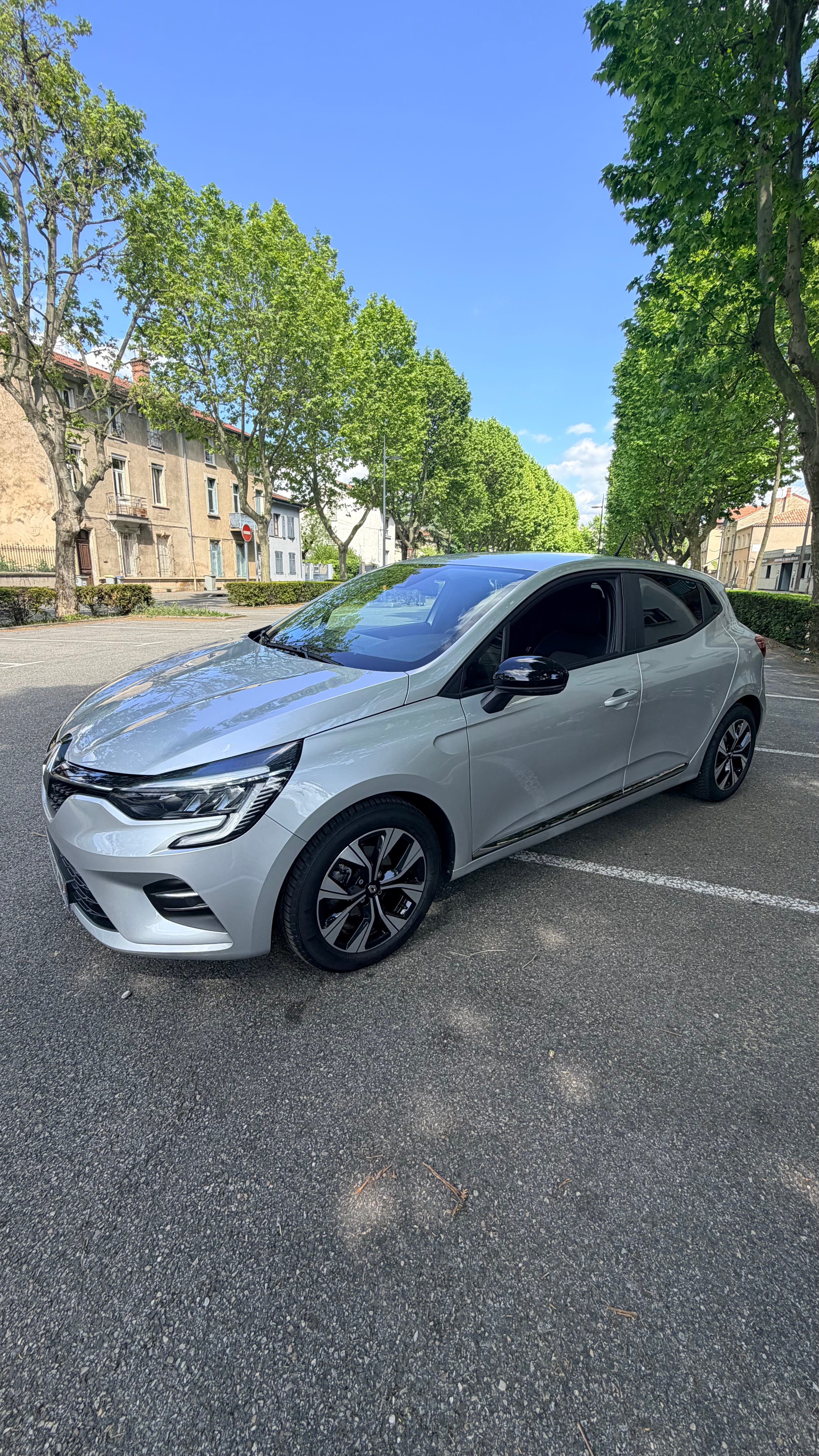Renault Clio, 2023, Essence 95